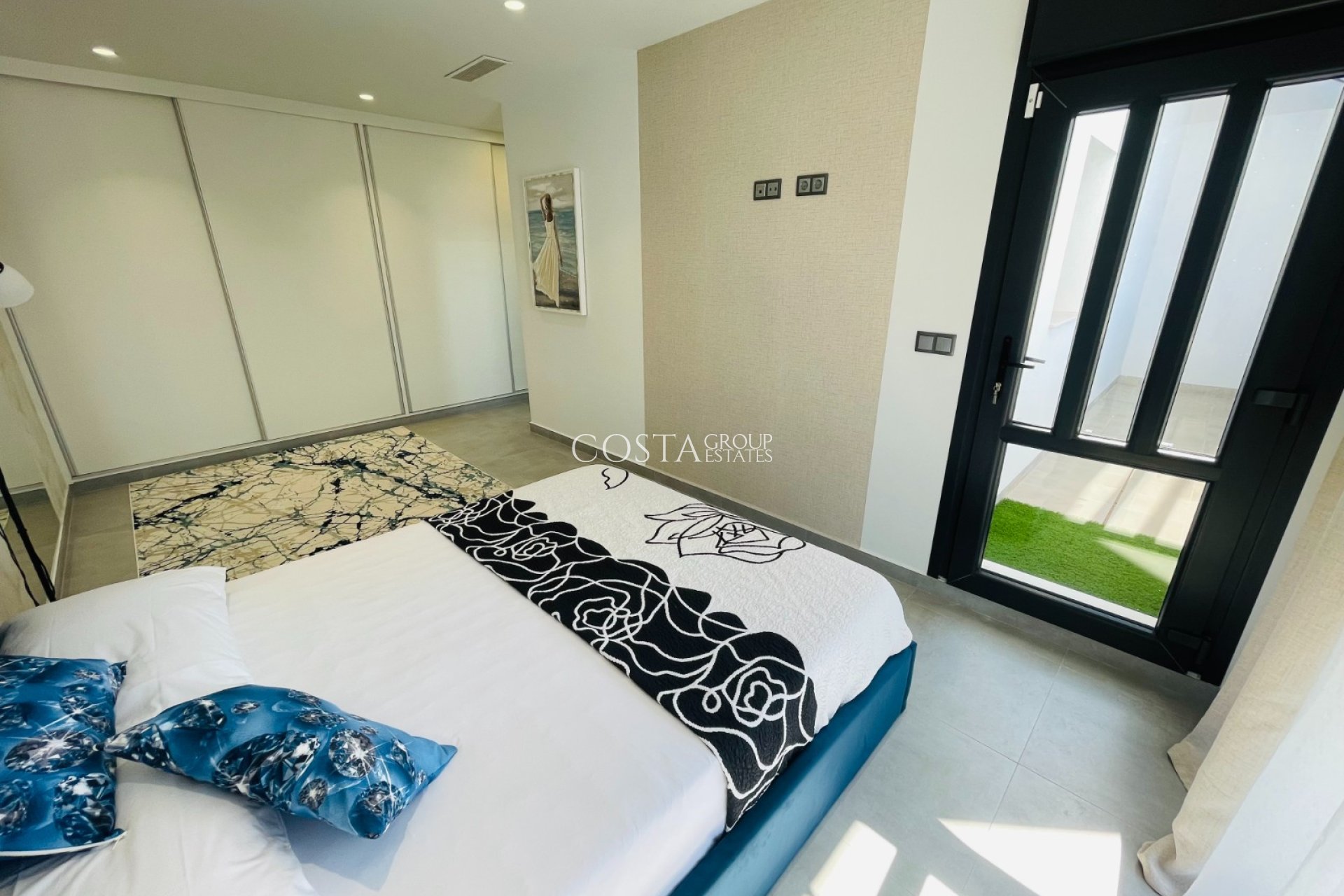 Neue Gebäude - Villa -
Torrevieja