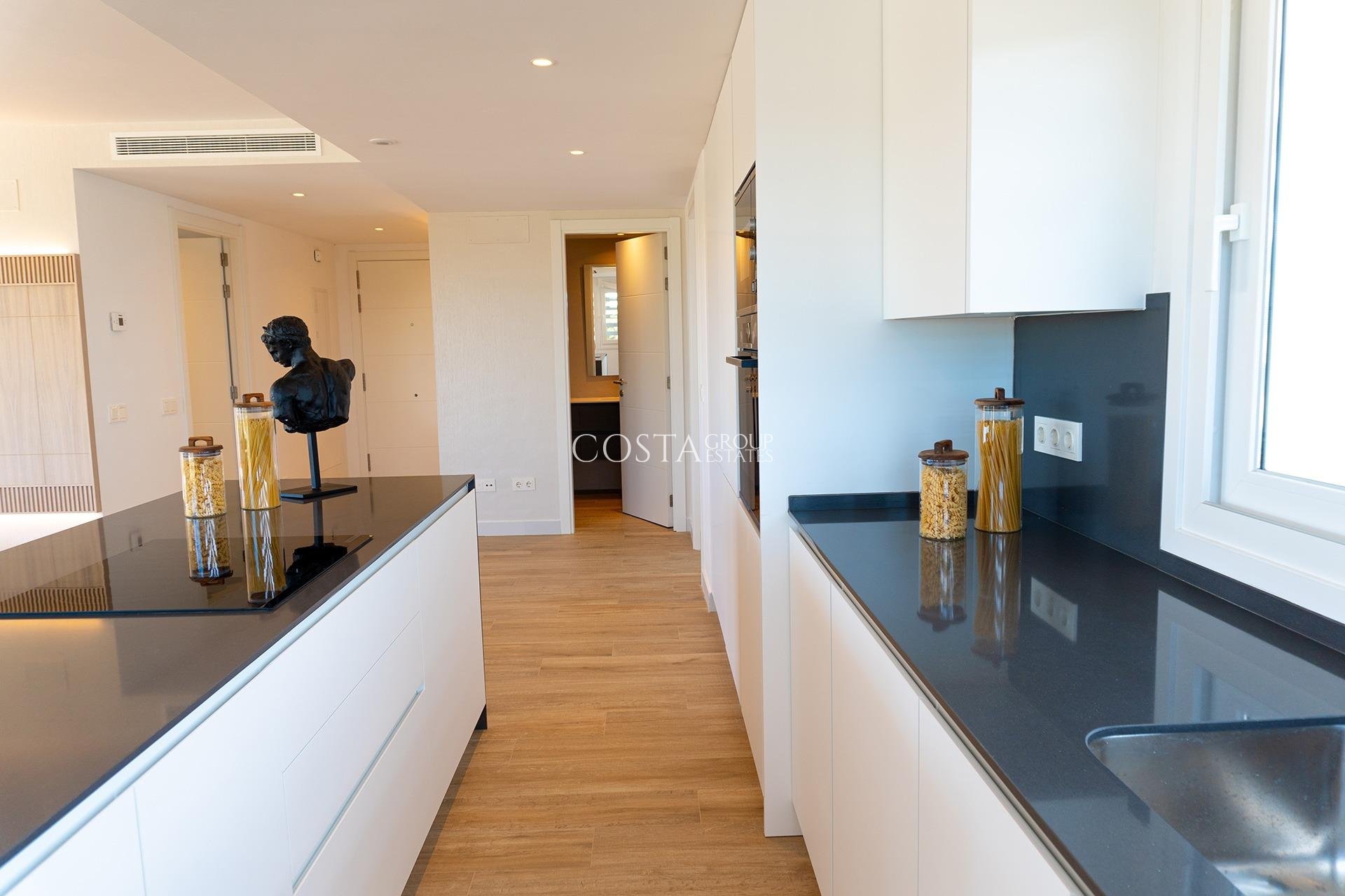 New Build - Apartments -
Casares - Camarate