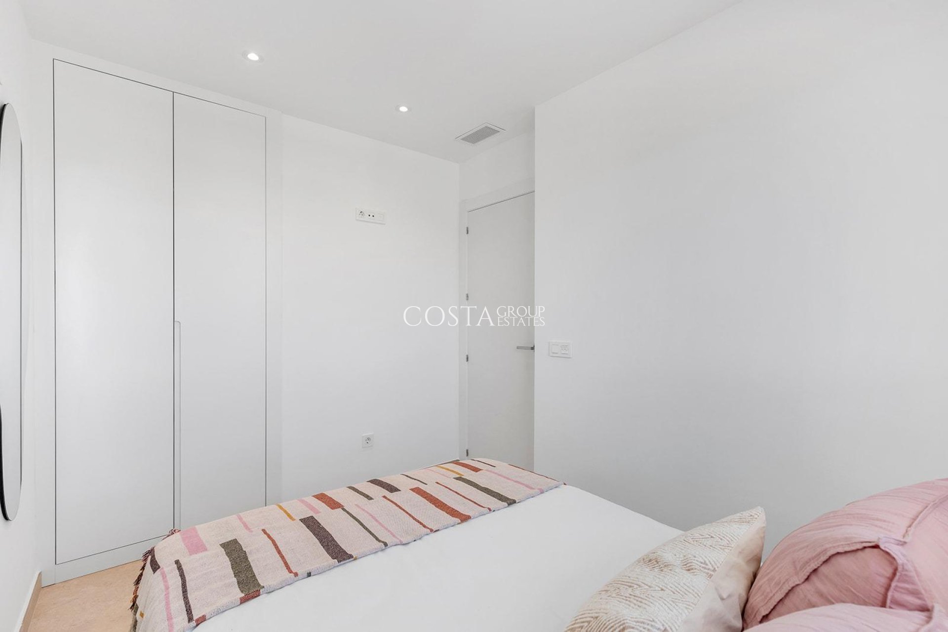 New Build - Apartments -
Dolores - Sector 3