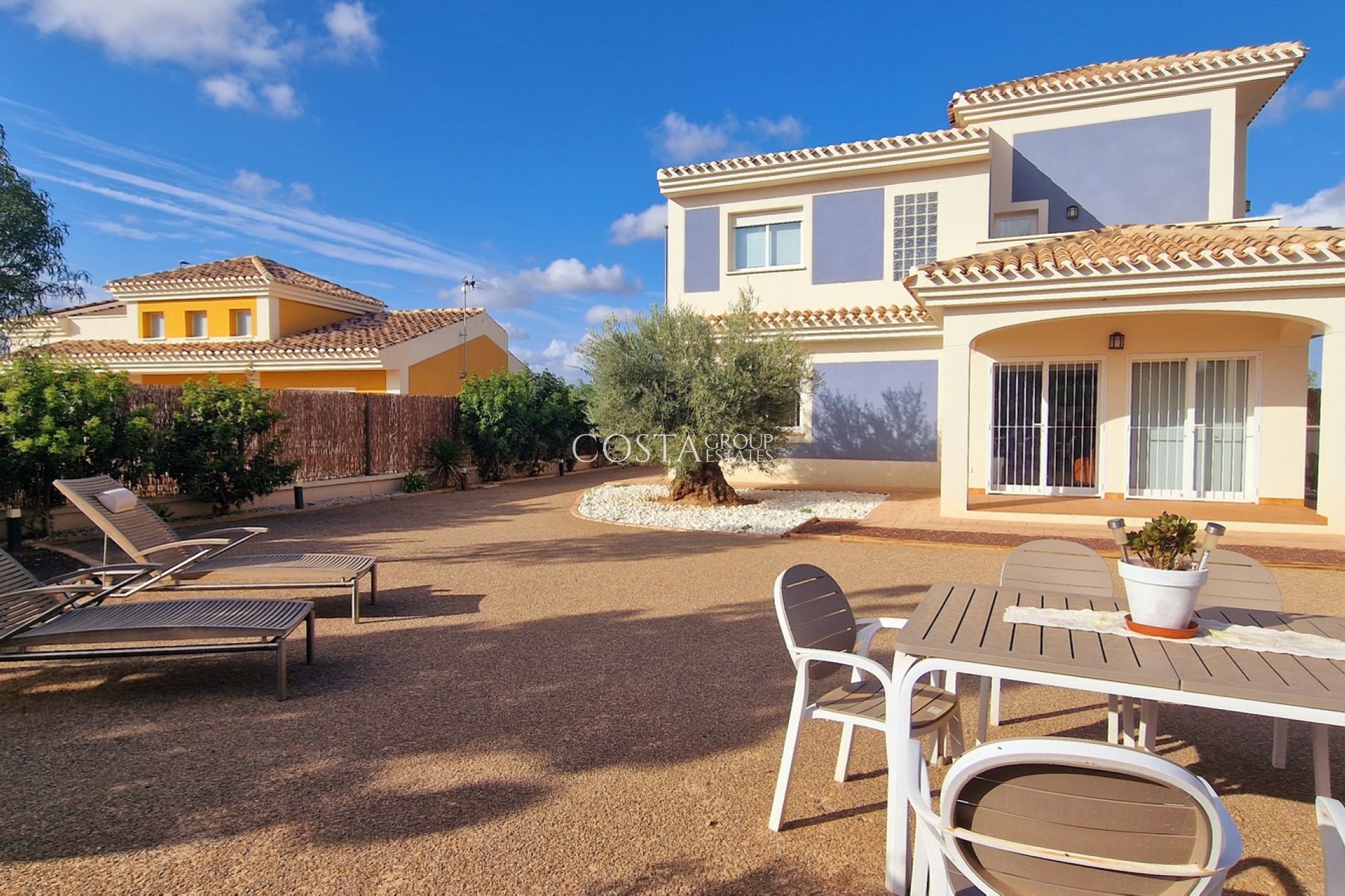 New Build - detached -
Purias