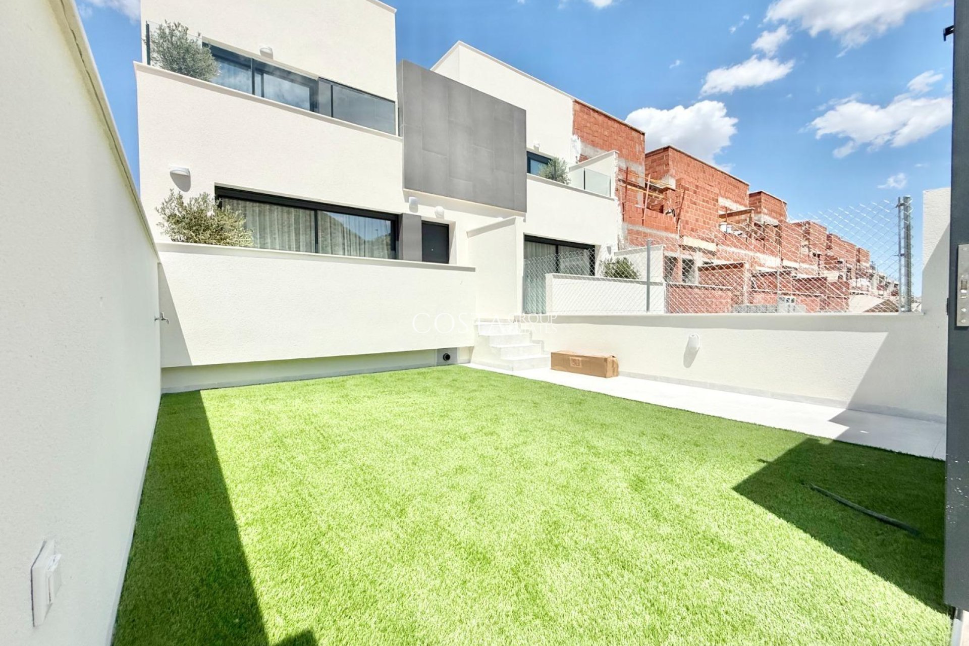 New Build - House -
Cox - San Fernando
