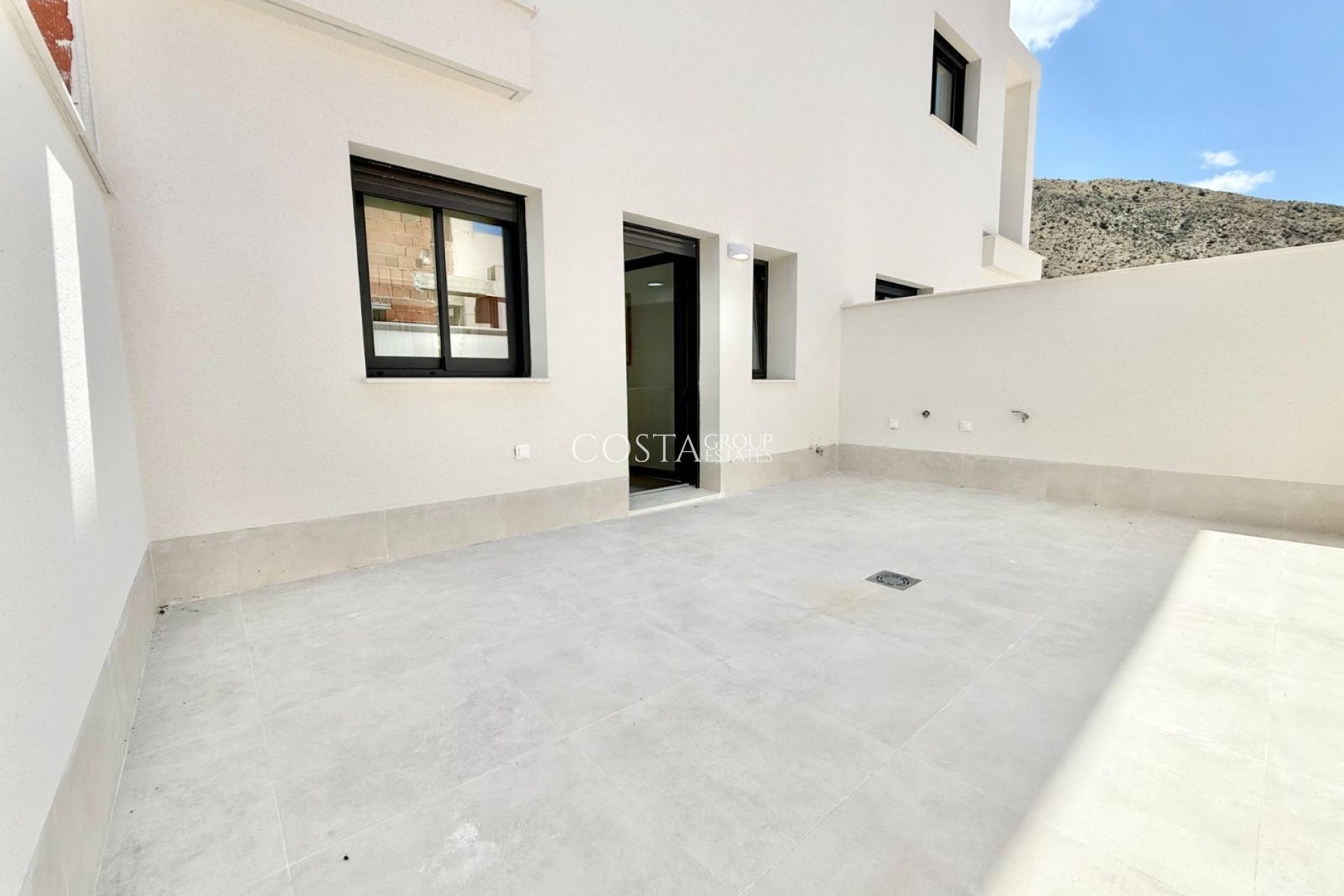 New Build - House -
Cox - San Fernando