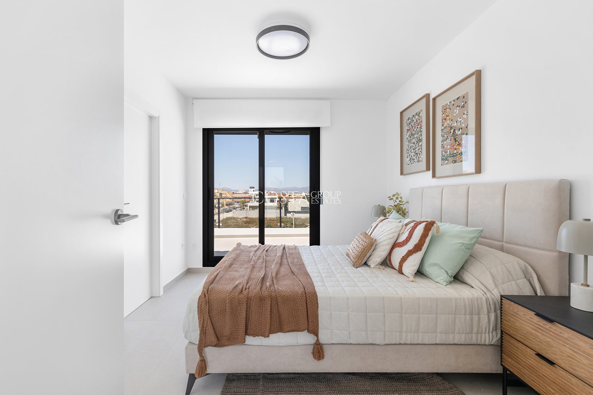 New Build - semi-detached -
Rafal