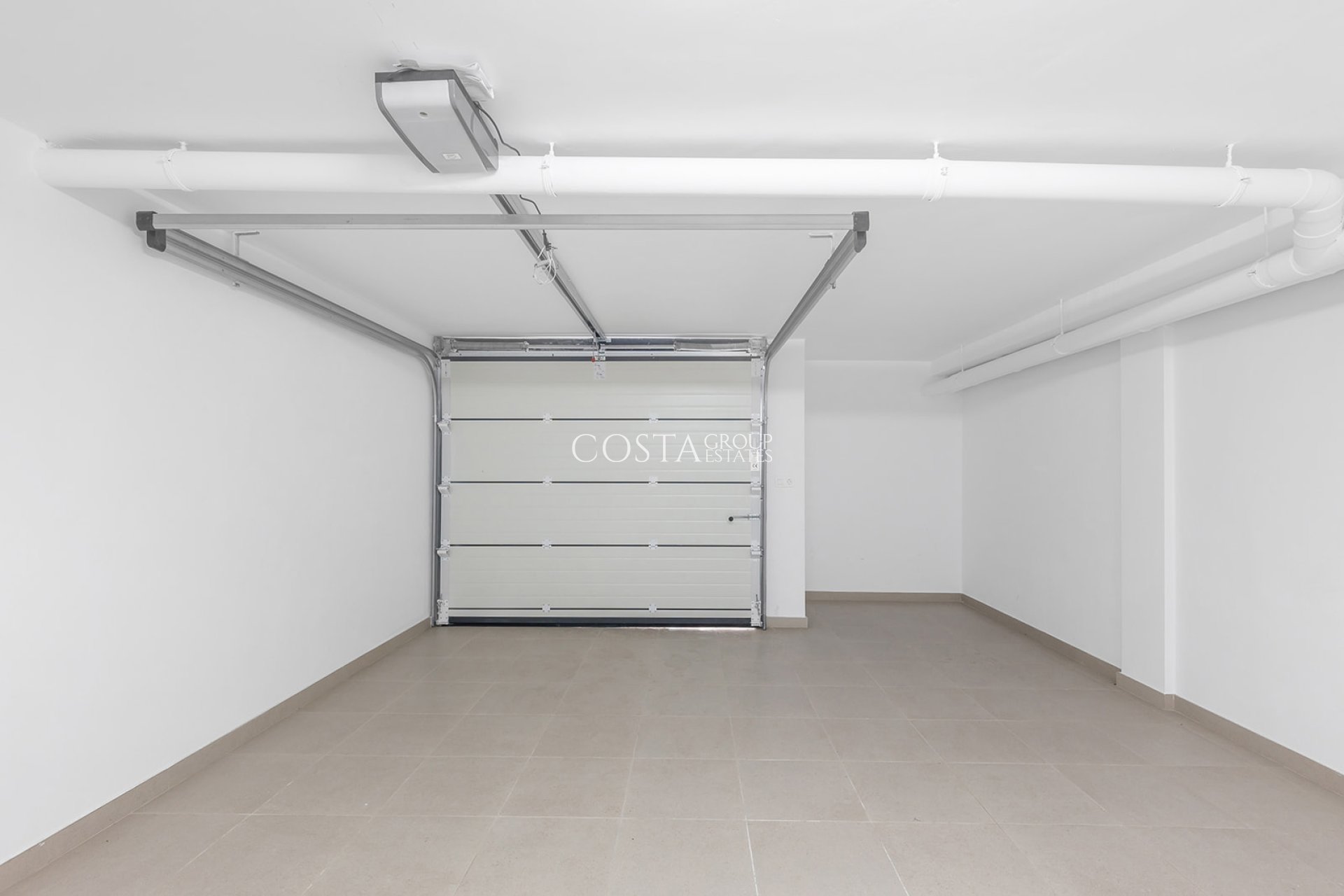 New Build - semi-detached -
Rafal