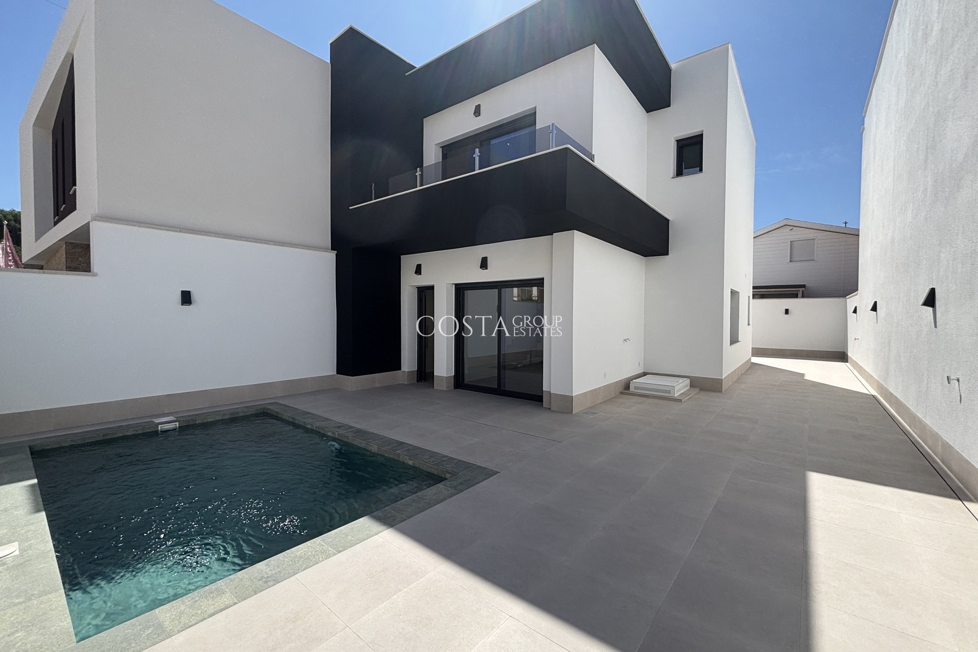 New Build - Villa -
Heredades
