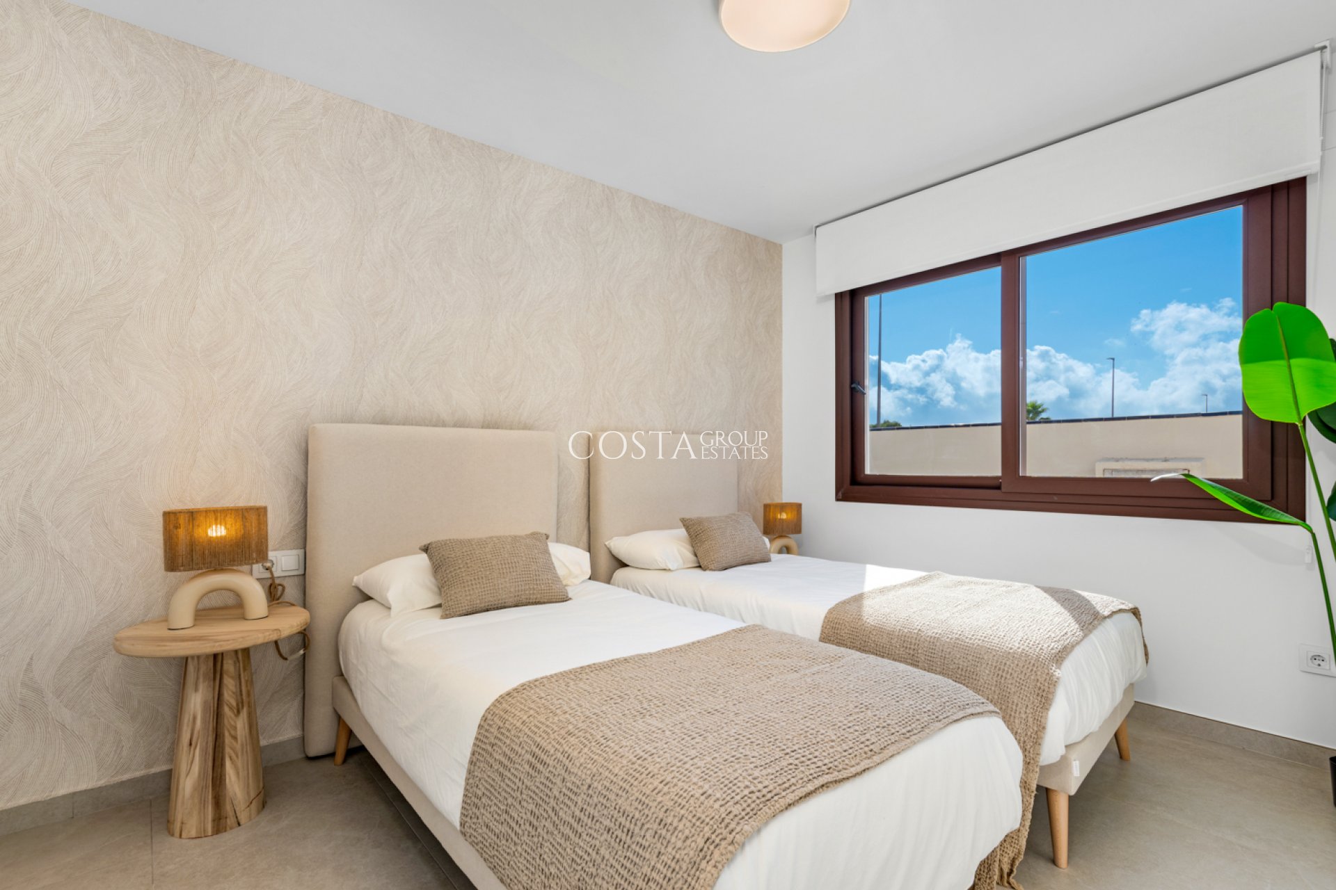 New Build - Villa -
Mil Palmeras