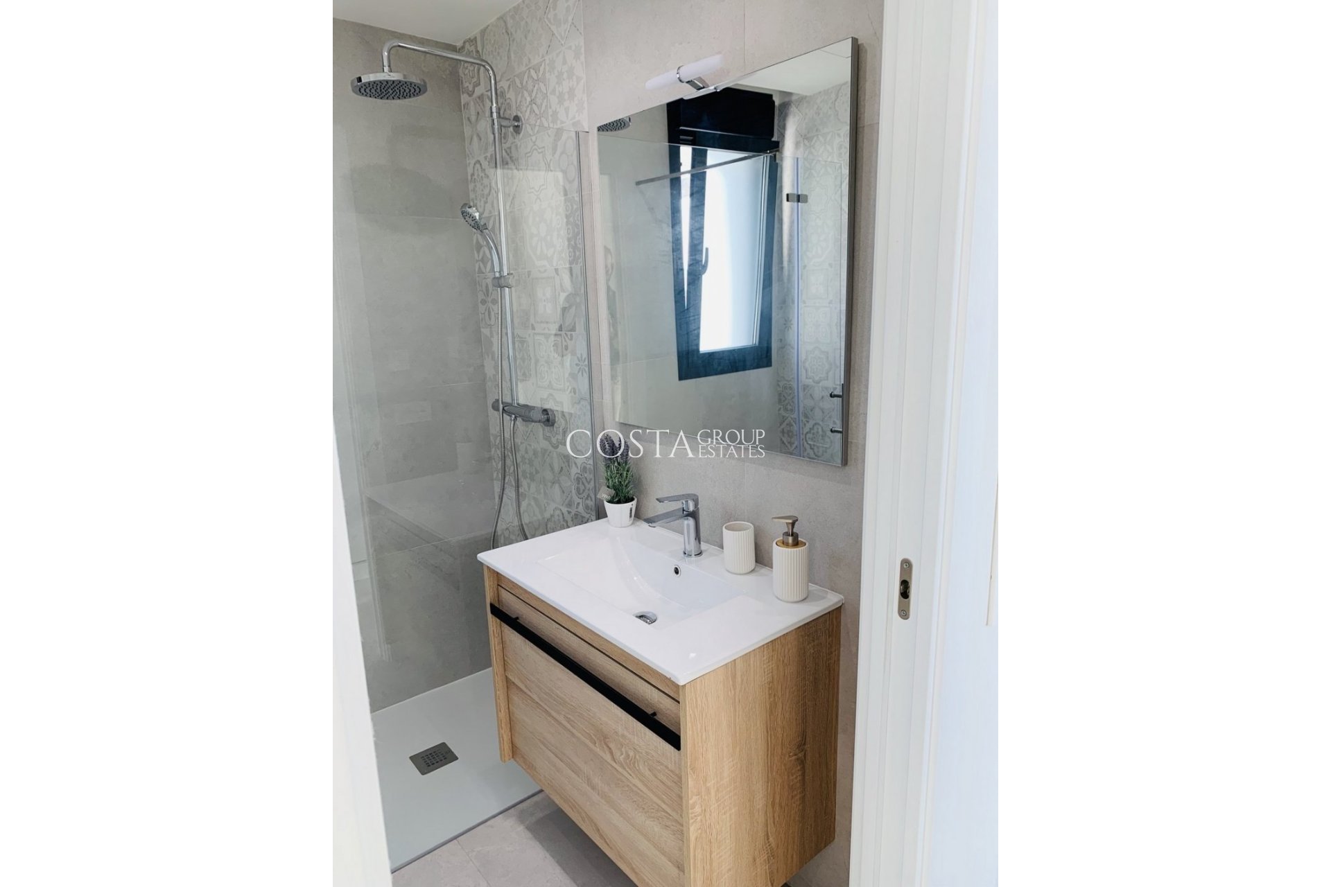 Nieuwbouw Woningen - Villa -
Daya Nueva