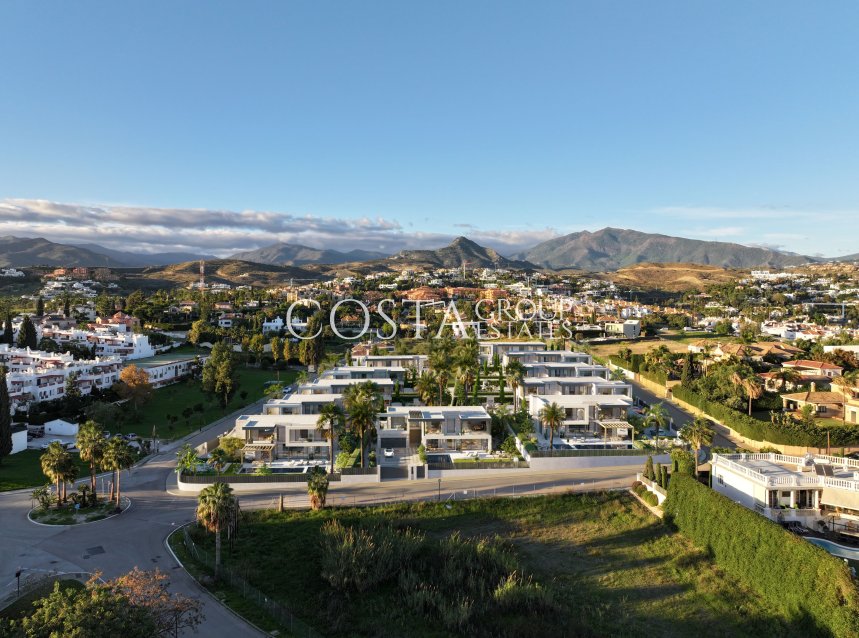 Nieuwbouw Woningen - Villa -
Estepona