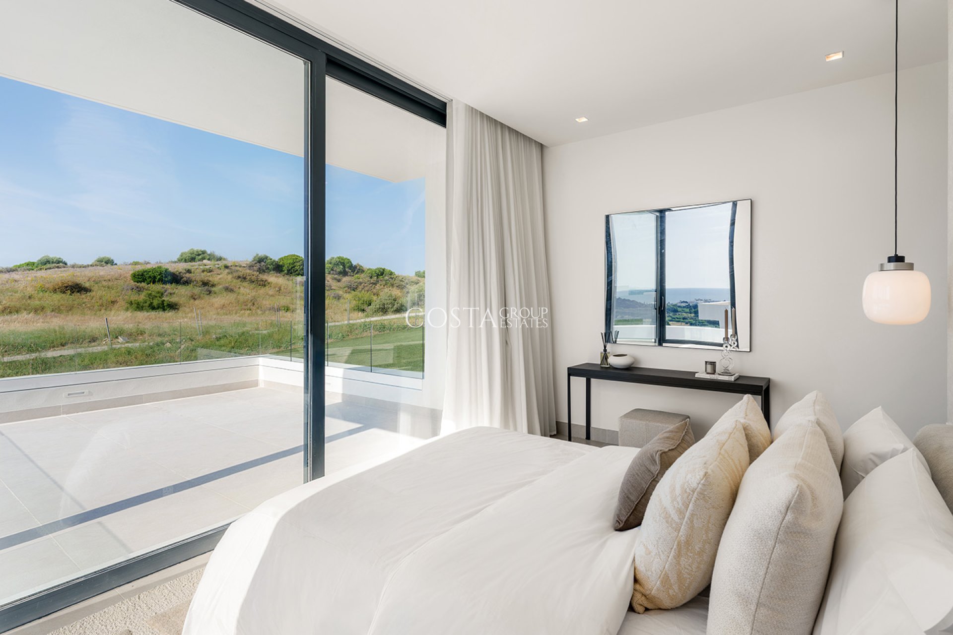Nieuwbouw Woningen - Villa -
Estepona