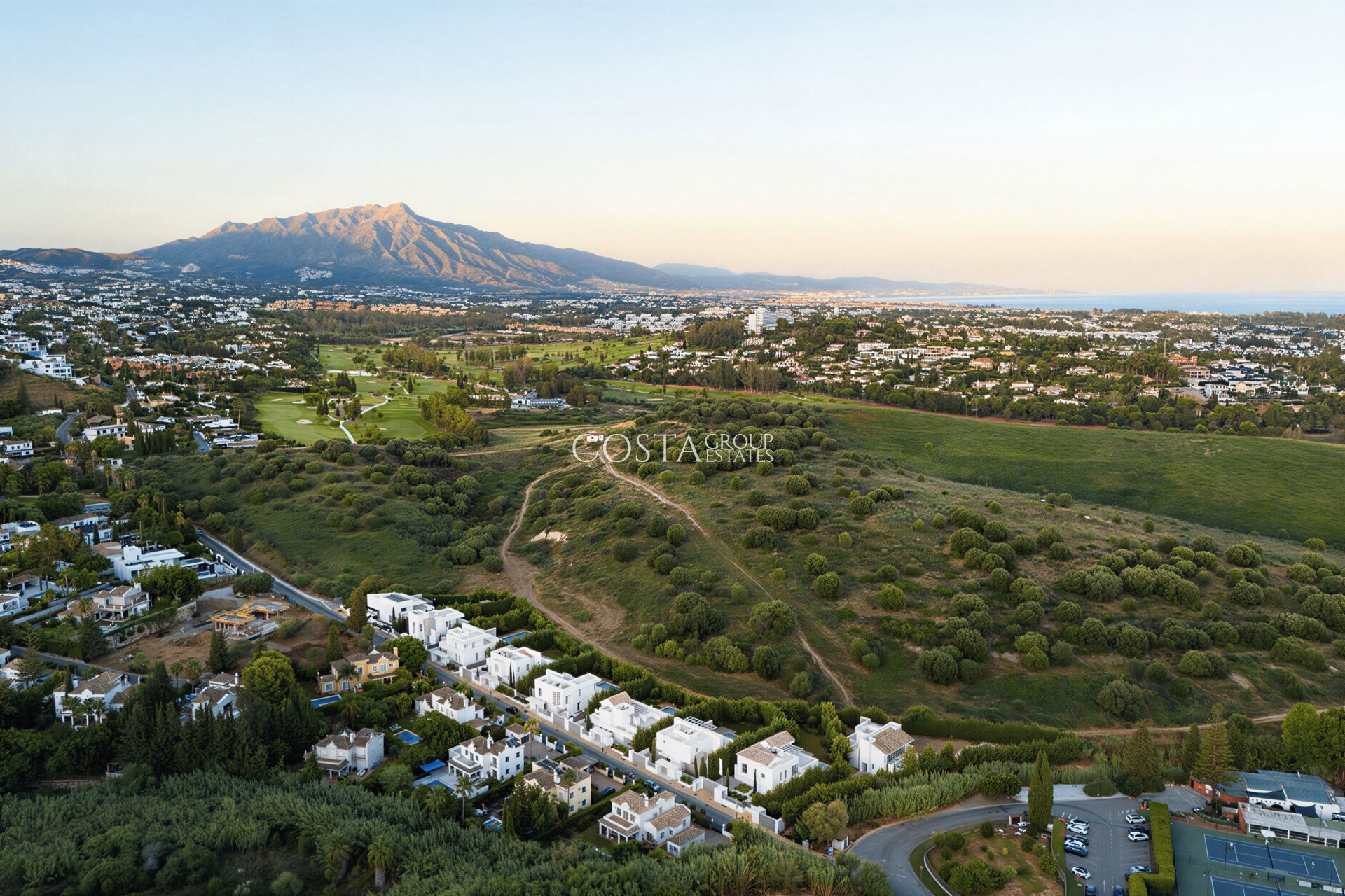 Nieuwbouw Woningen - Villa -
Estepona