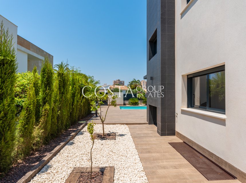 Nieuwbouw Woningen - Villa -
Playa Paraiso