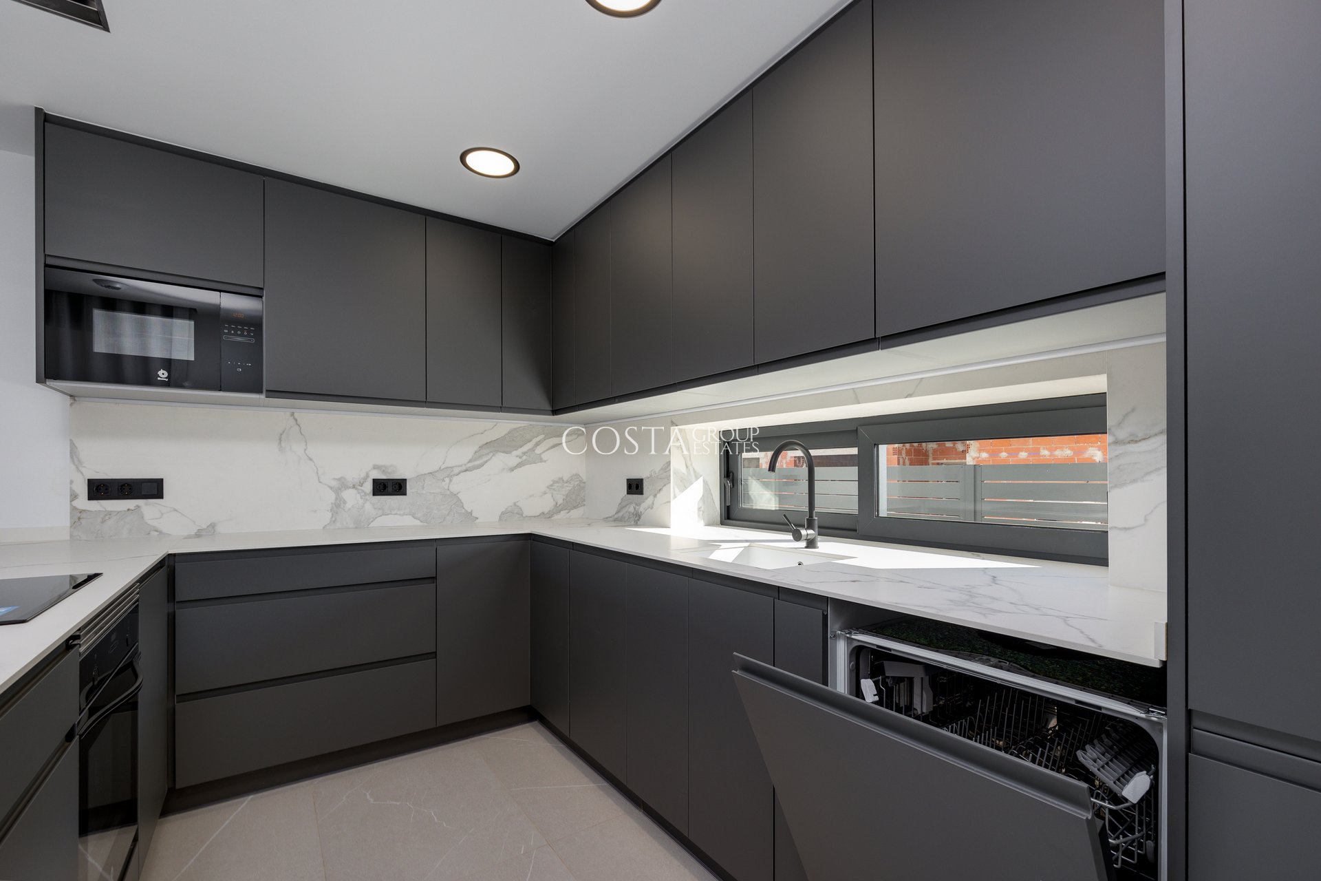 Nieuwbouw Woningen - Villa -
Torrevieja