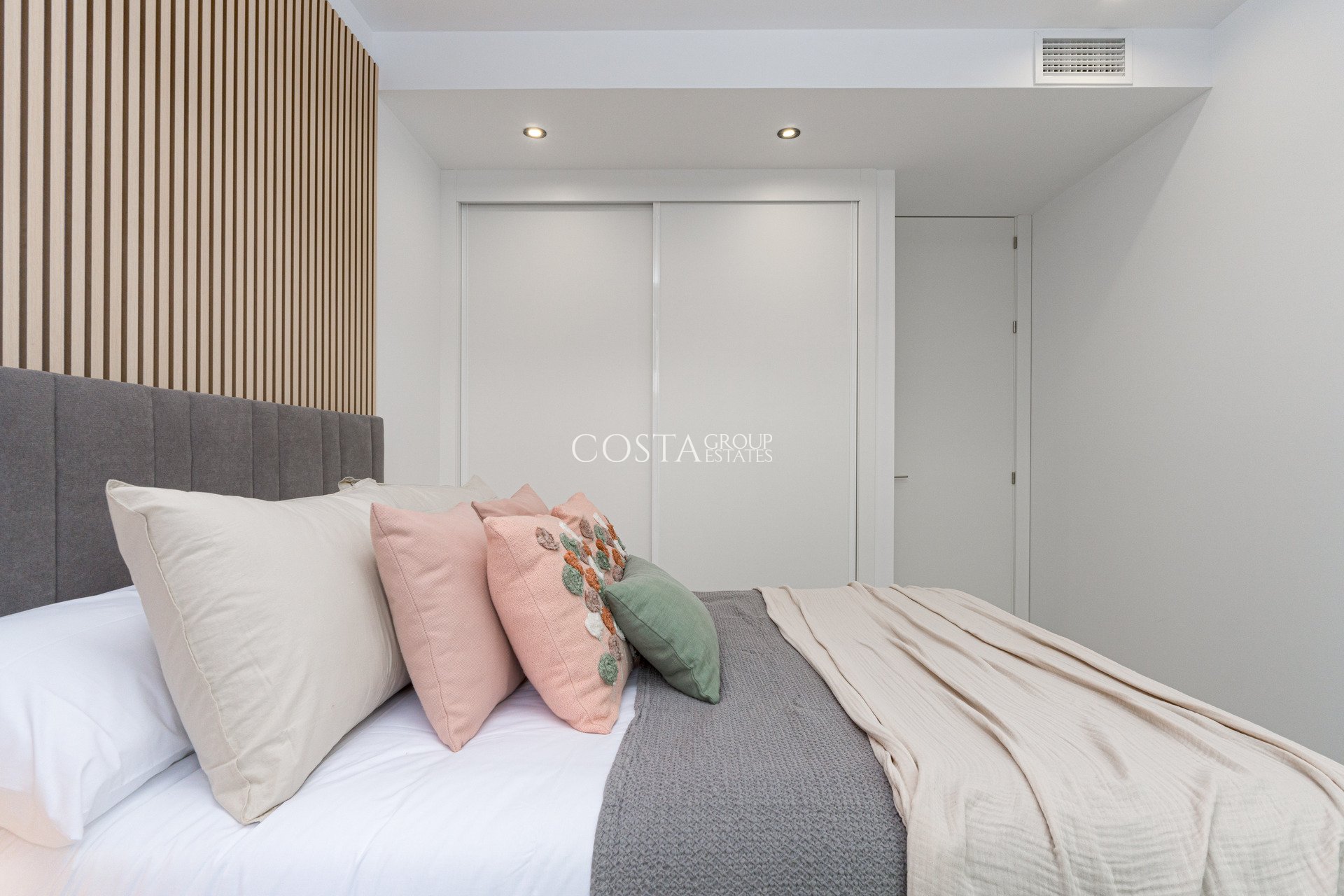 Nouvelle construction - Apartments -
Finestrat