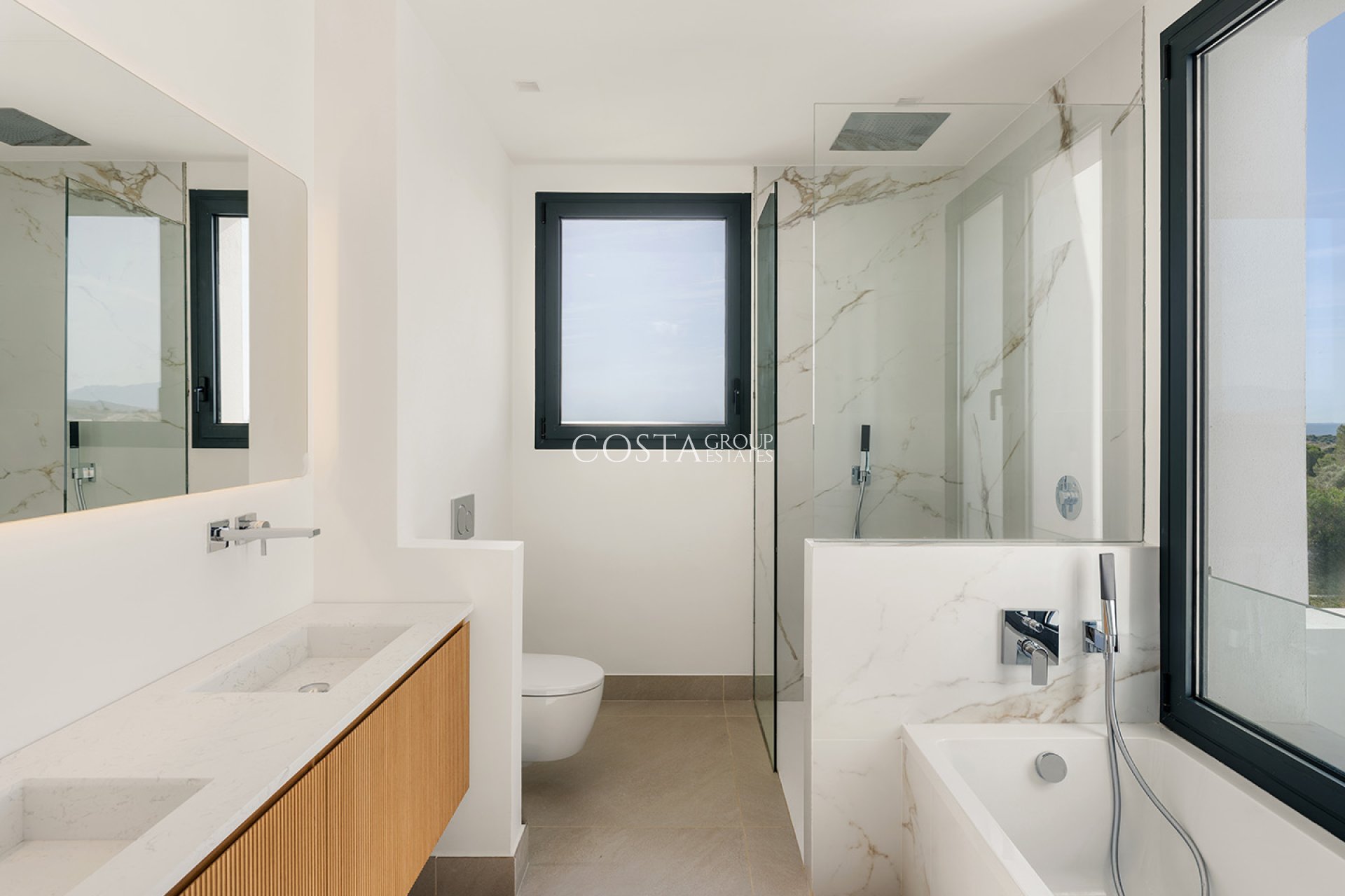 Nouvelle construction - Villa -
Estepona