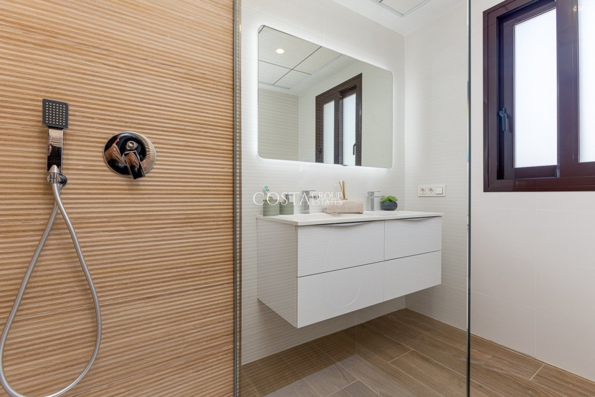 Nouvelle construction - Villa -
Finestrat