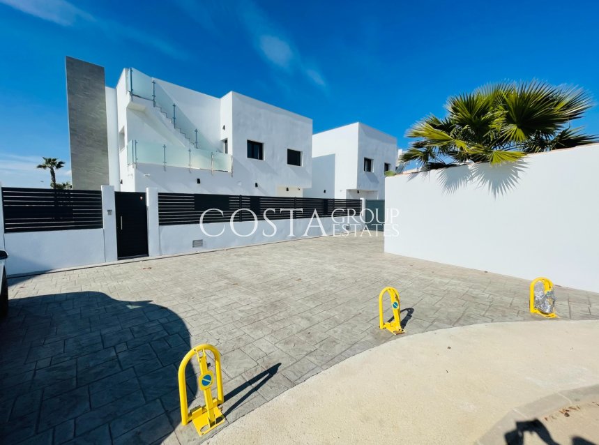 Nouvelle construction - Villa -
Torrevieja