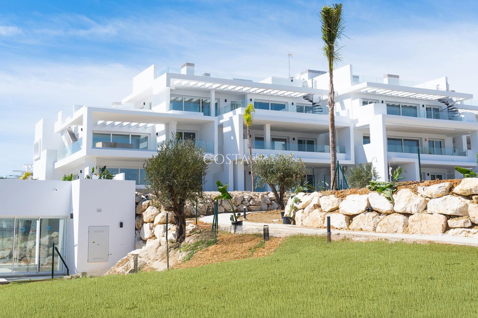 Nowy budynek - Apartments -
Casares - Camarate