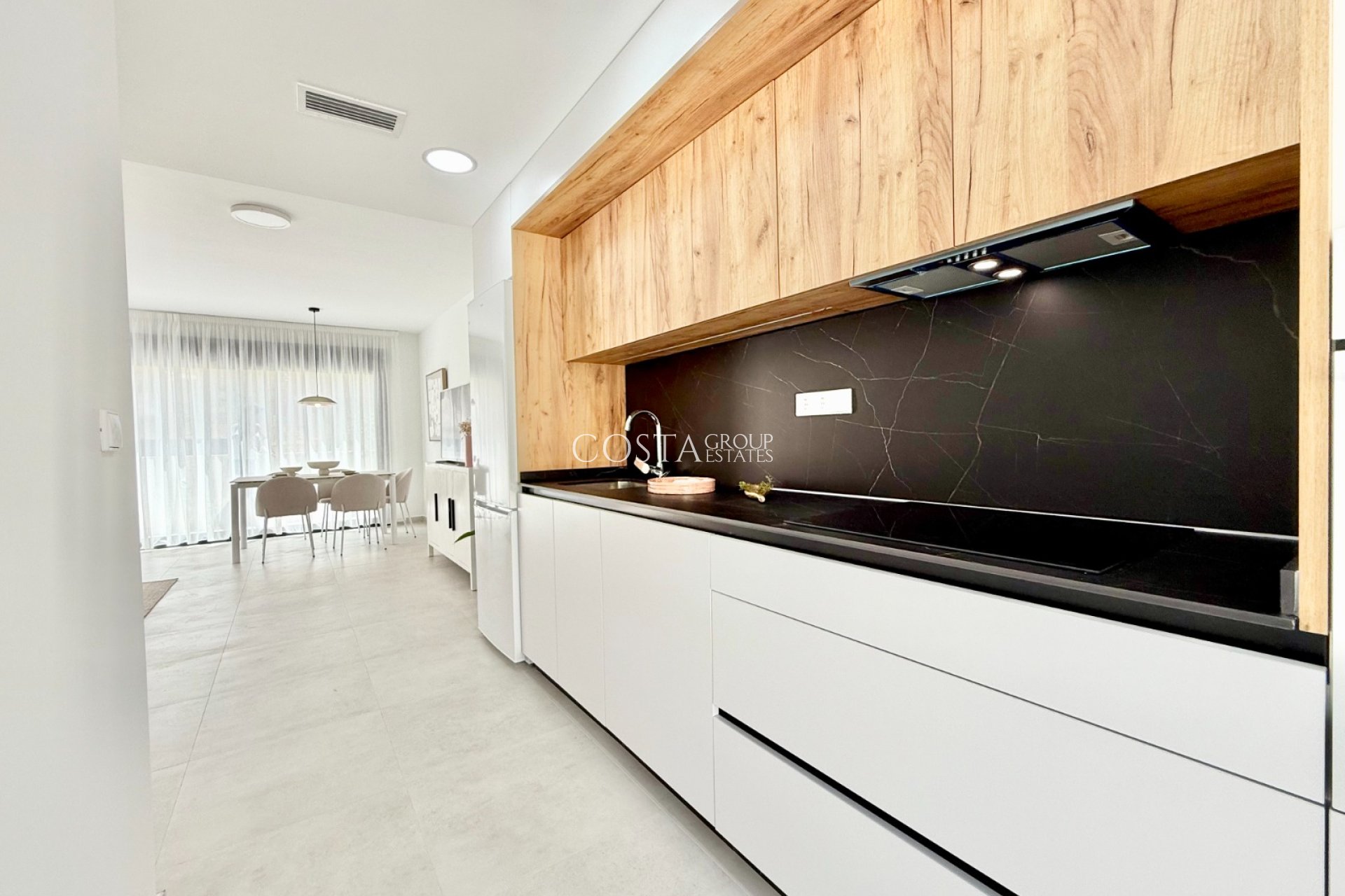 Nowy budynek - Apartments -
Cox
