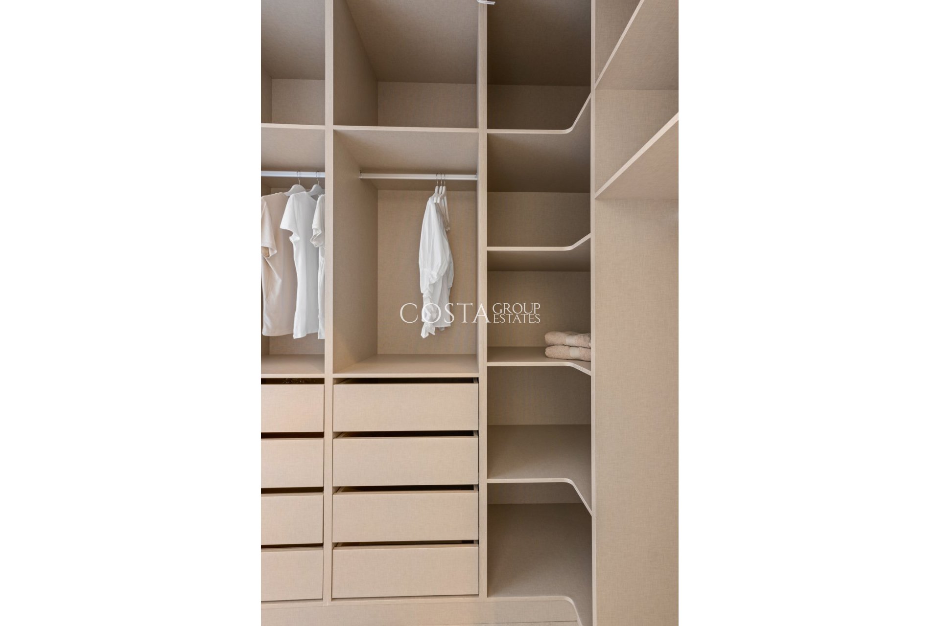 Nowy budynek - Apartments -
Islas Menores