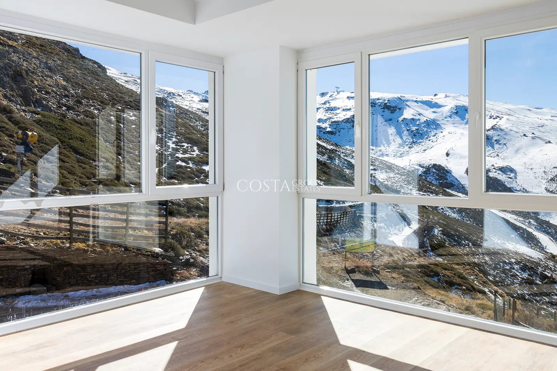 Nowy budynek - Apartments -
Monachil