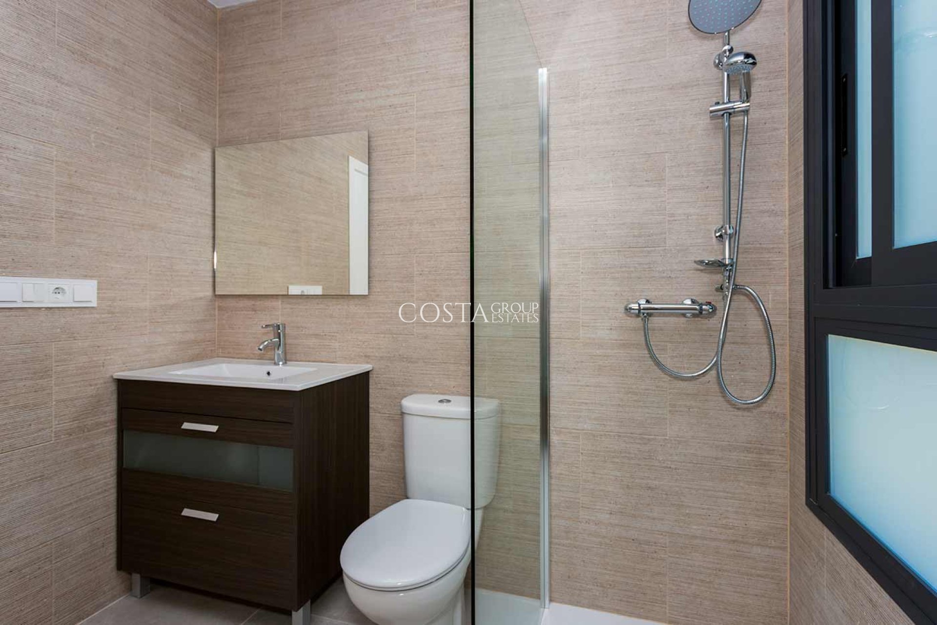 Nowy budynek - detached -
Daya Nueva