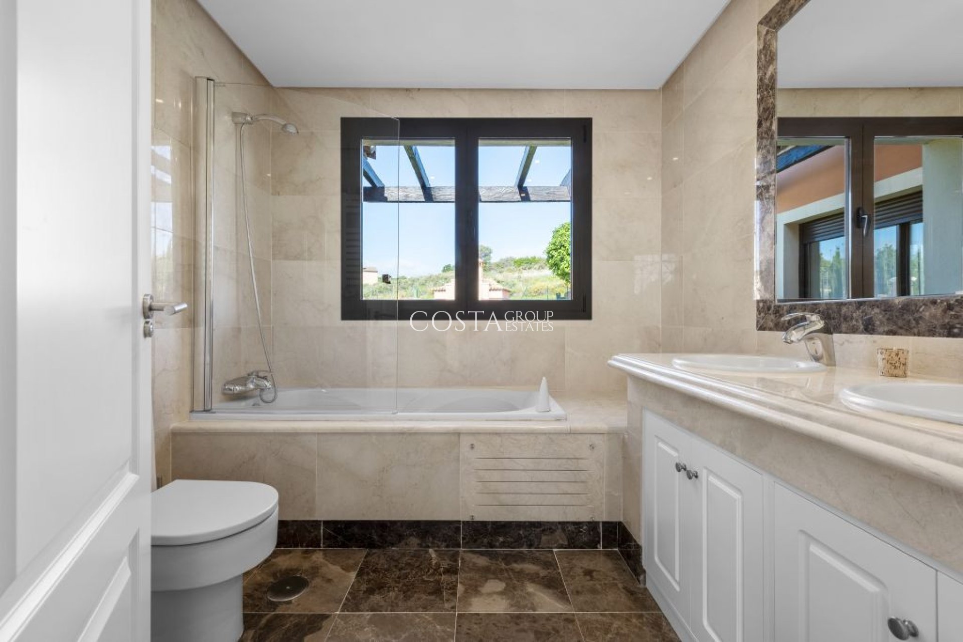 Nowy budynek - detached -
La Gaspara