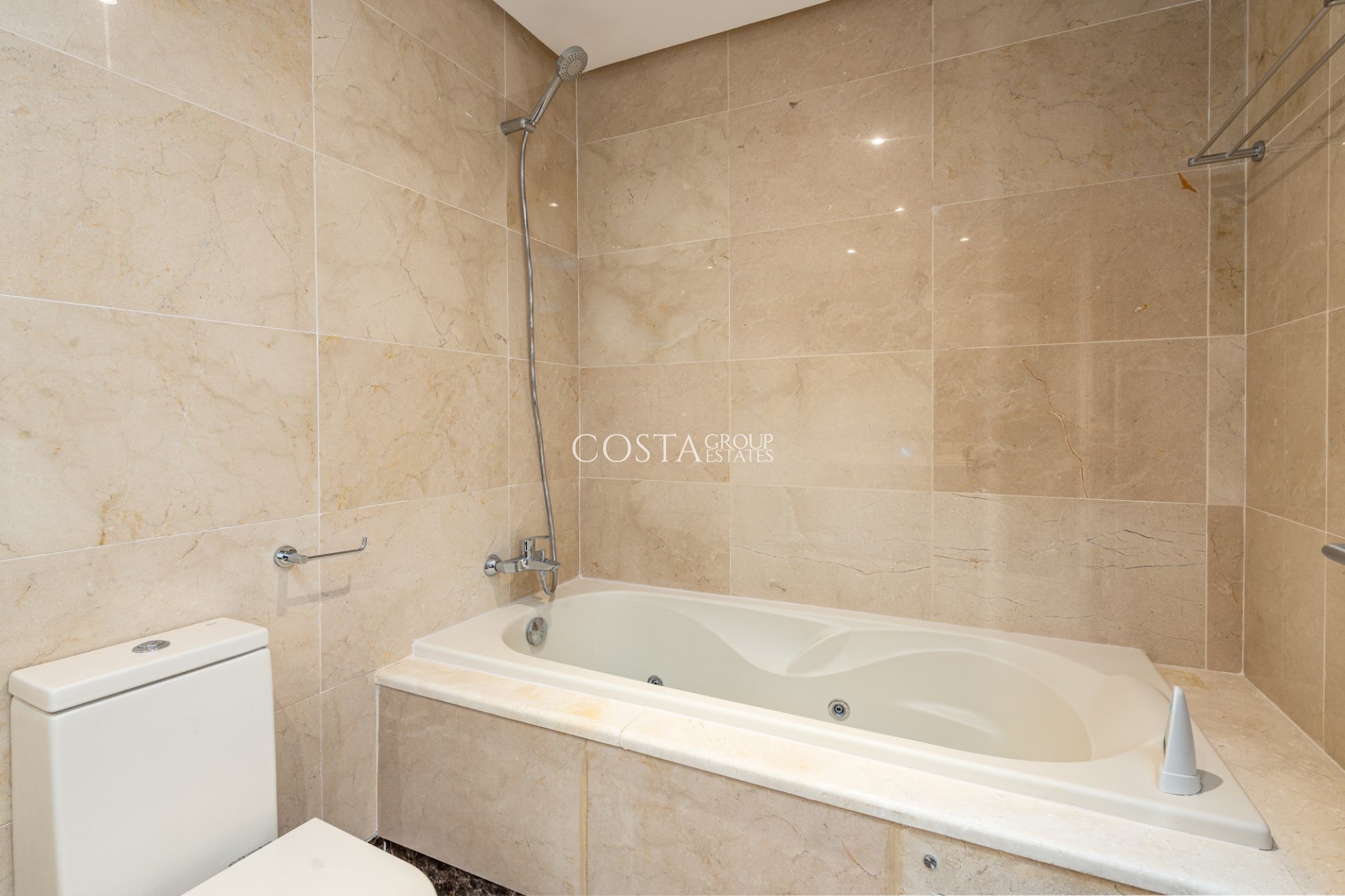 Nowy budynek - detached -
La Gaspara