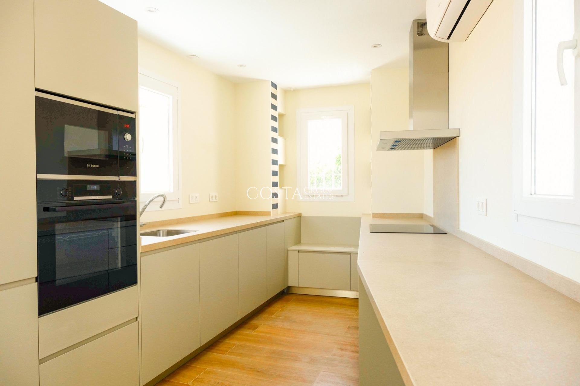 Nowy budynek - Dom -
Málaga - Playa de la Malagueta