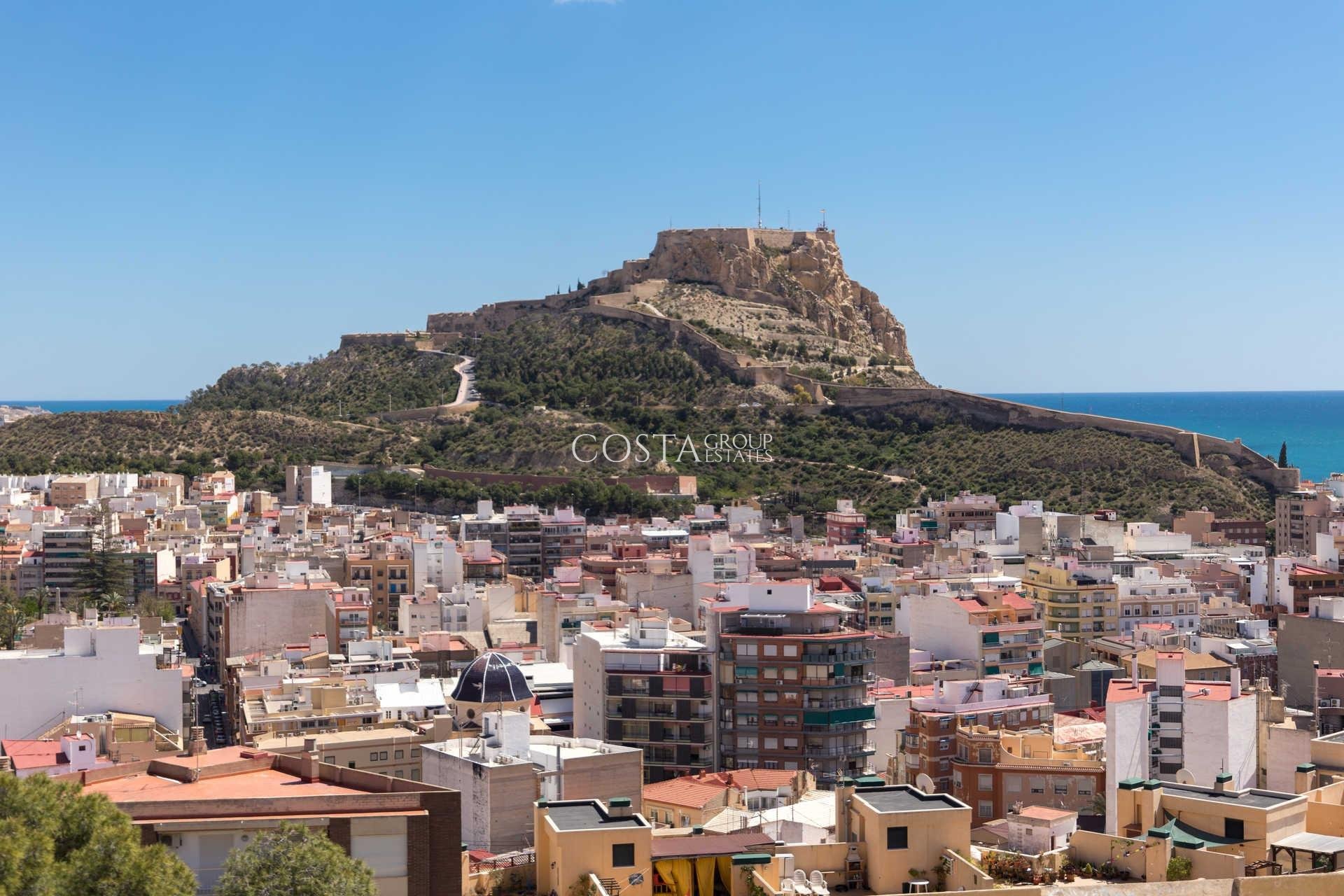 Nowy budynek - Ground floor apartment -
Alicante - Centro