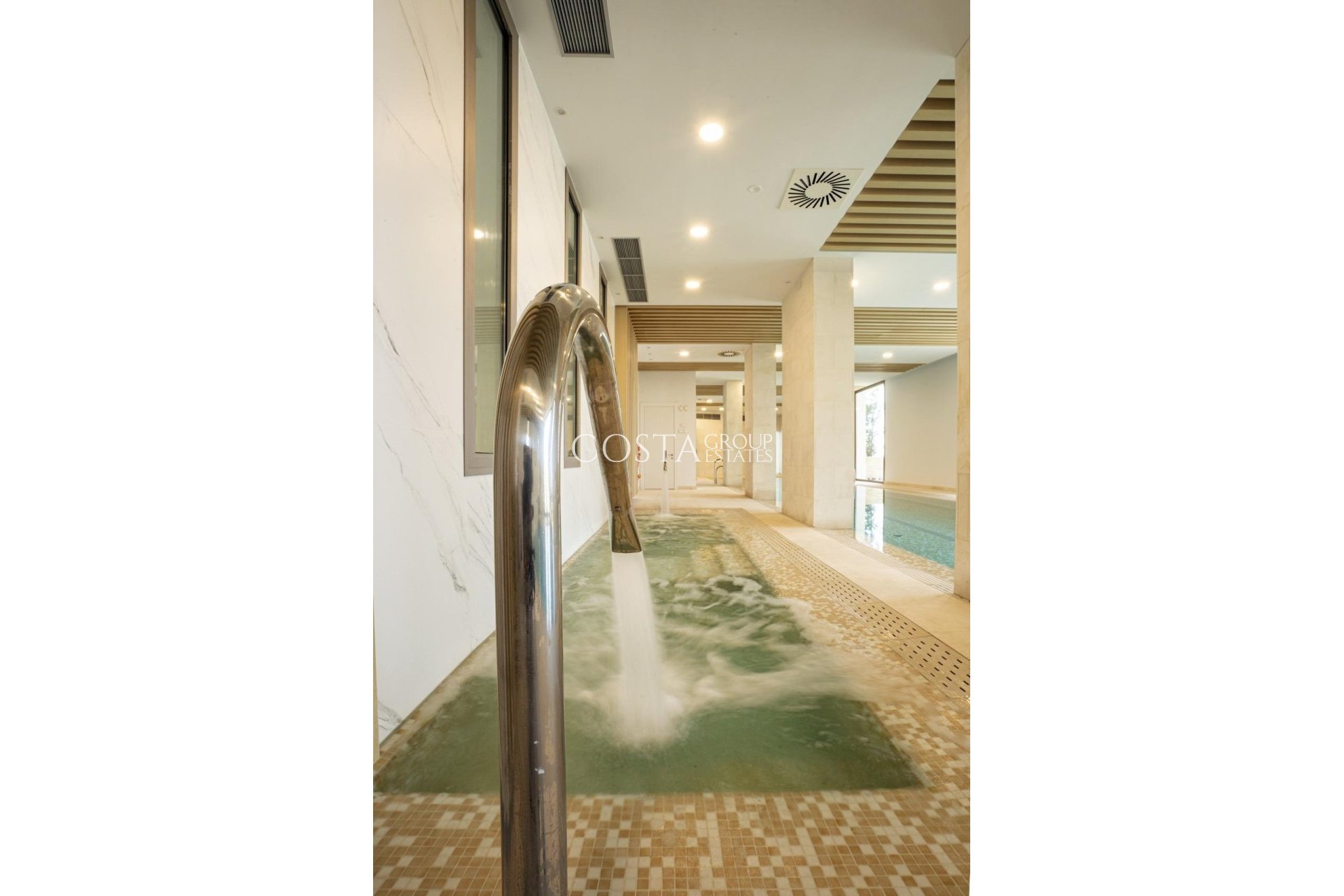 Nowy budynek - Ground floor apartment -
Benahavís - Las Colinas de Marbella