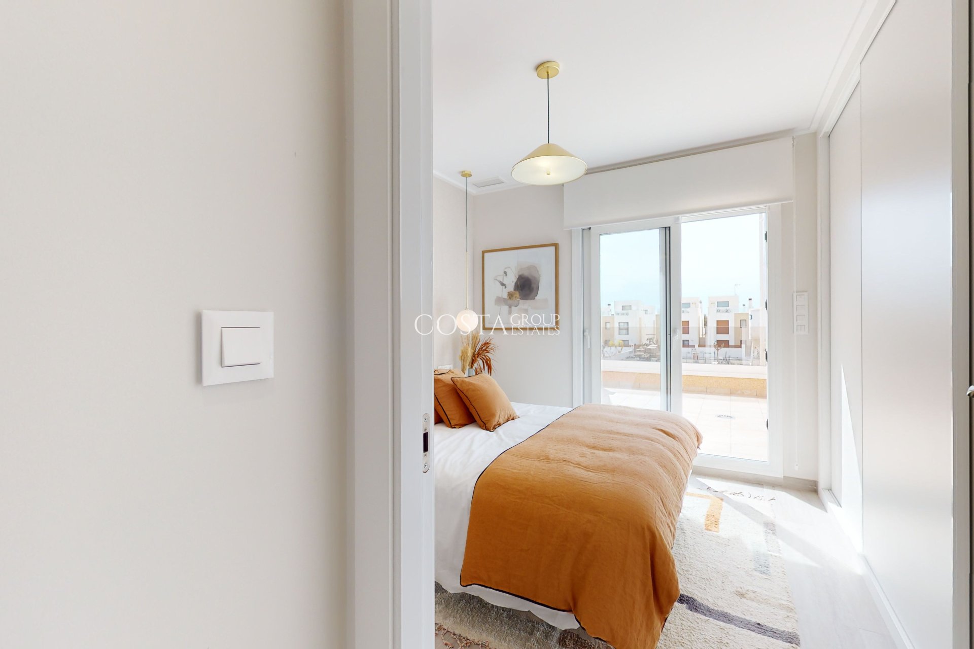 Nowy budynek - low-bungalow -
Pilar de la Horadada