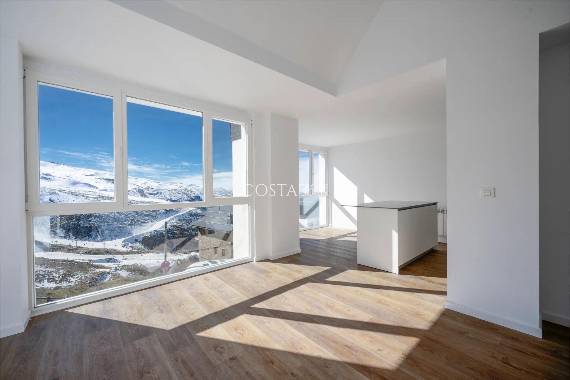 Nowy budynek - studio -
Monachil - Sierra Nevada Ski