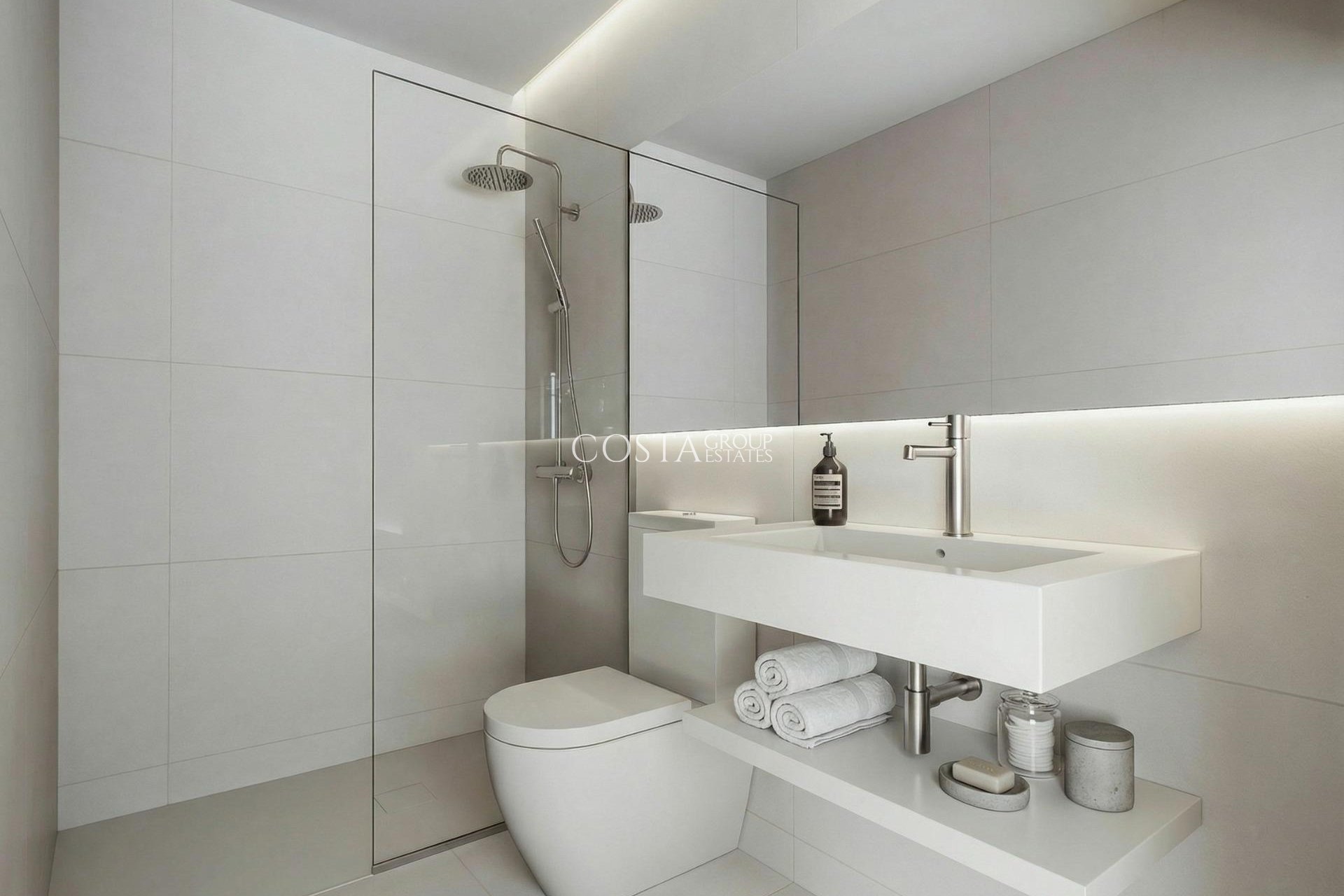 Nowy budynek - Willa -
Alfas del Pí - Barranc Fondo