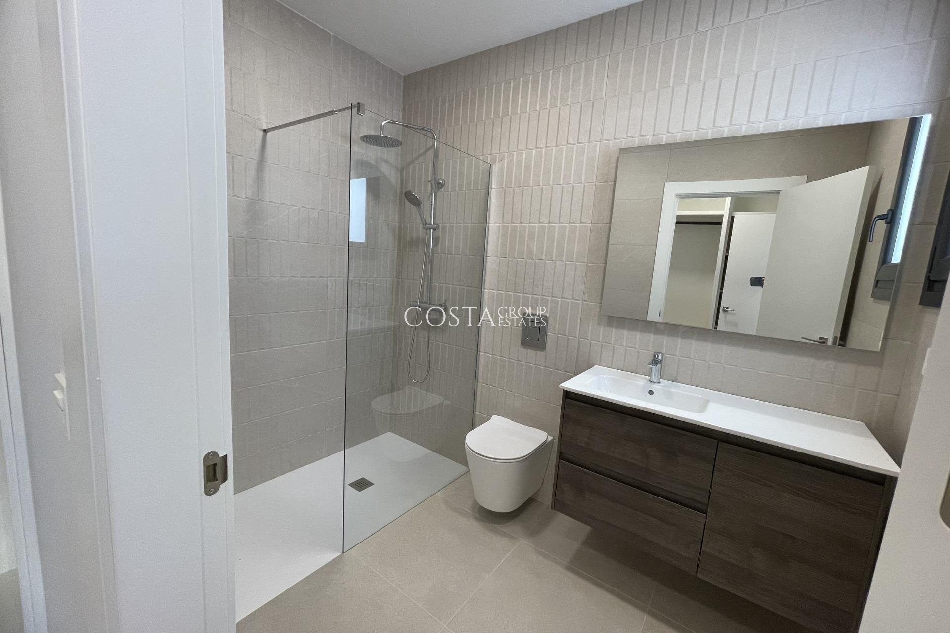 Nowy budynek - Willa -
Almoradí - Heredades