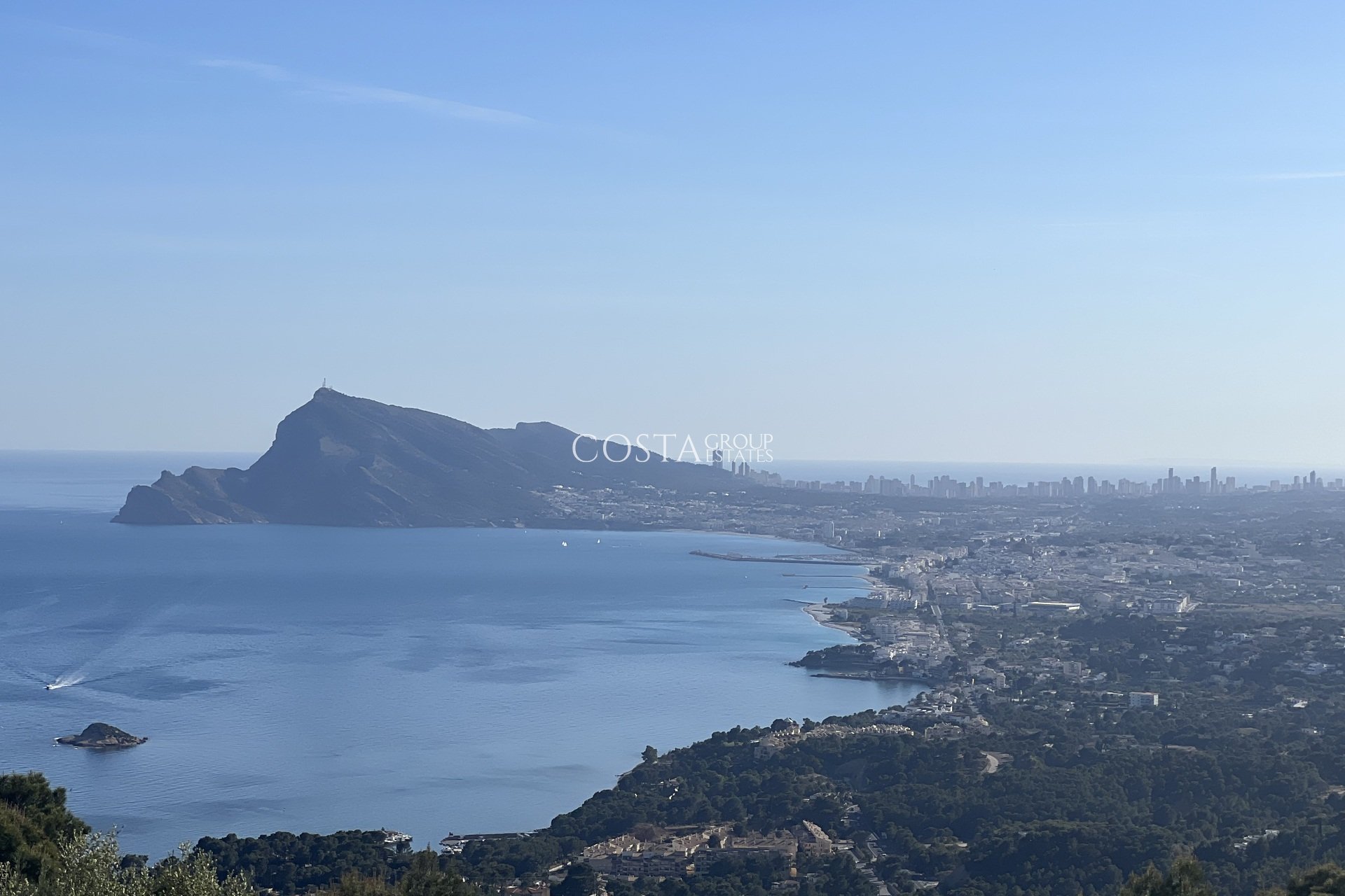 Nowy budynek - Willa -
Altea