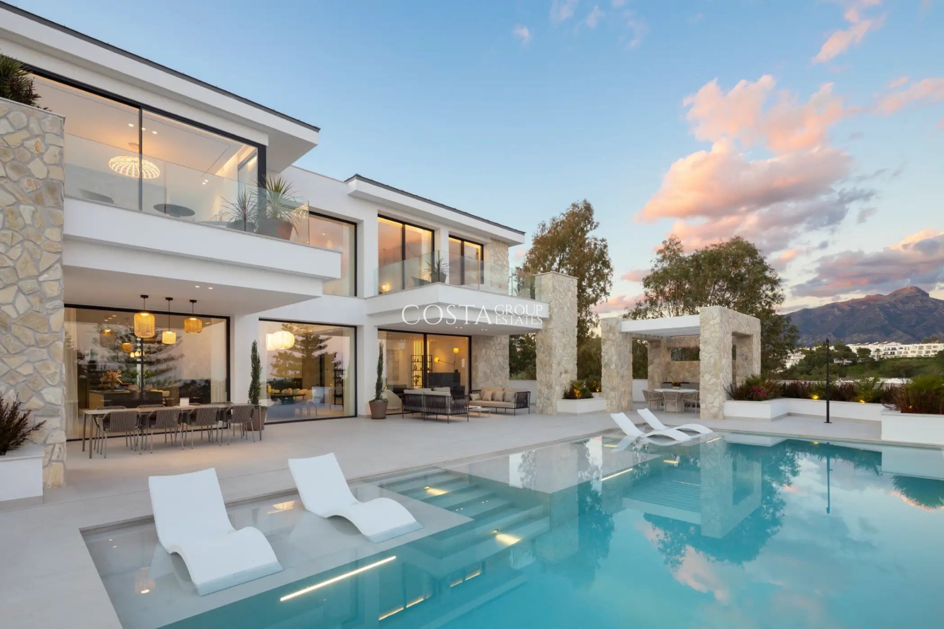 Nowy budynek - Willa -
Benahavís