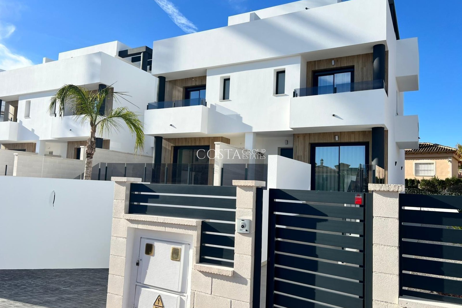 Nowy budynek - Willa -
Benferri - Benfis Park