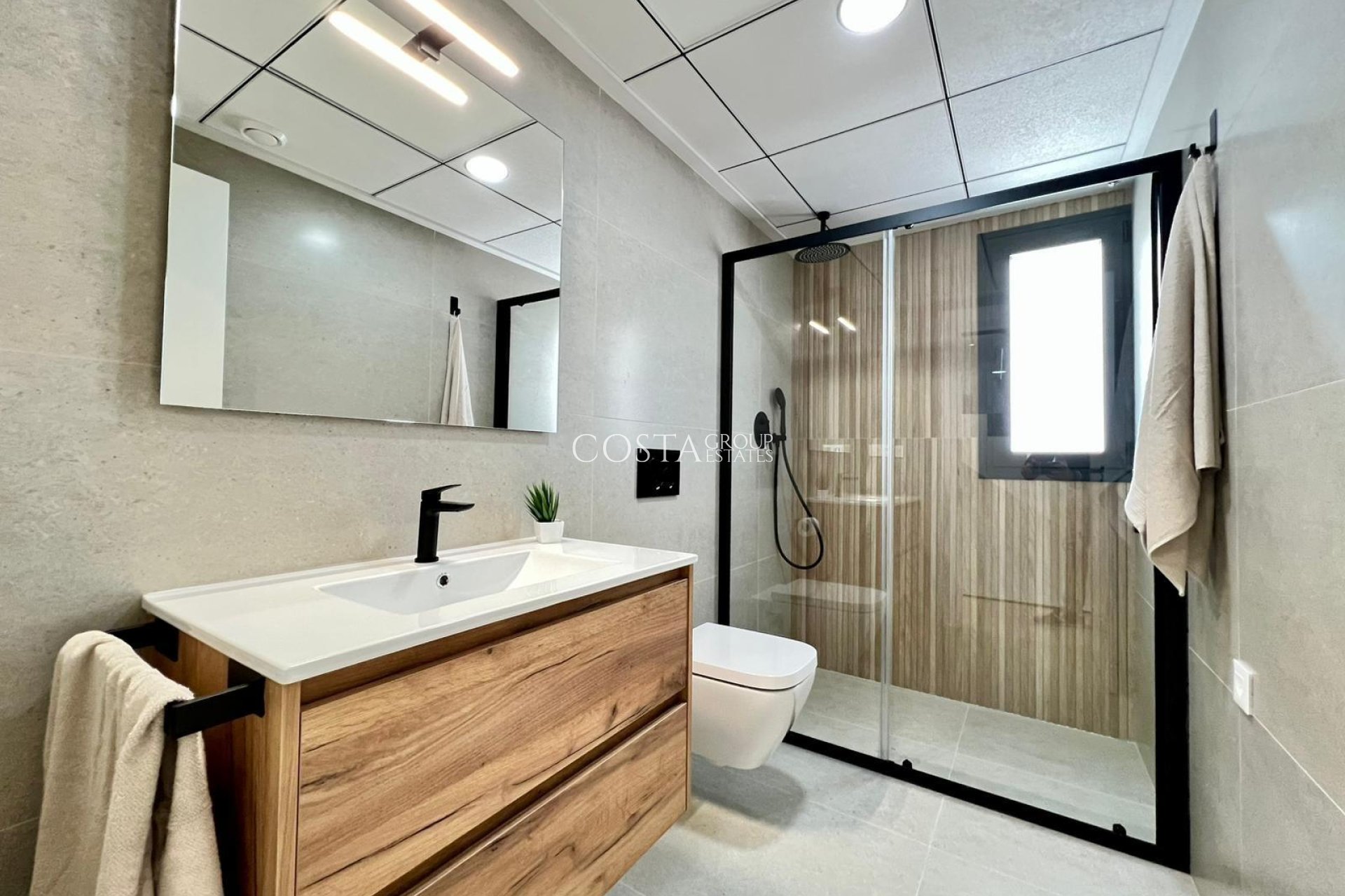 Nowy budynek - Willa -
Benferri - Benfis Park