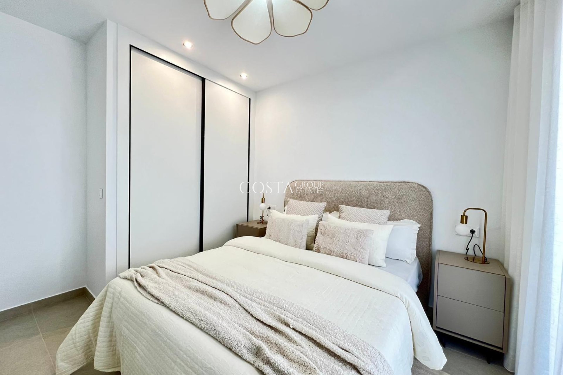 Nowy budynek - Willa -
Benferri - Benfis Park