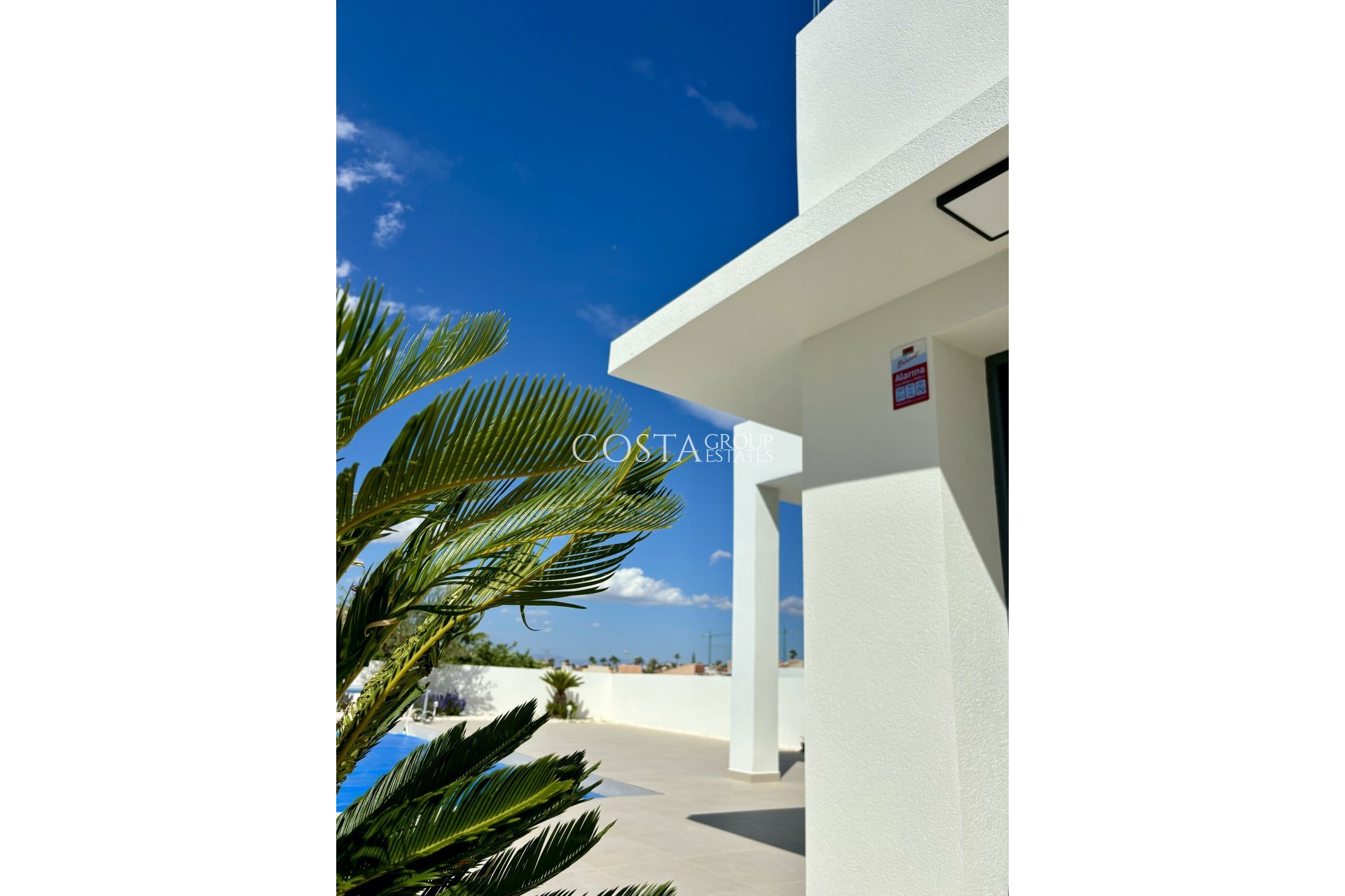 Nowy budynek - Willa -
Benijofar