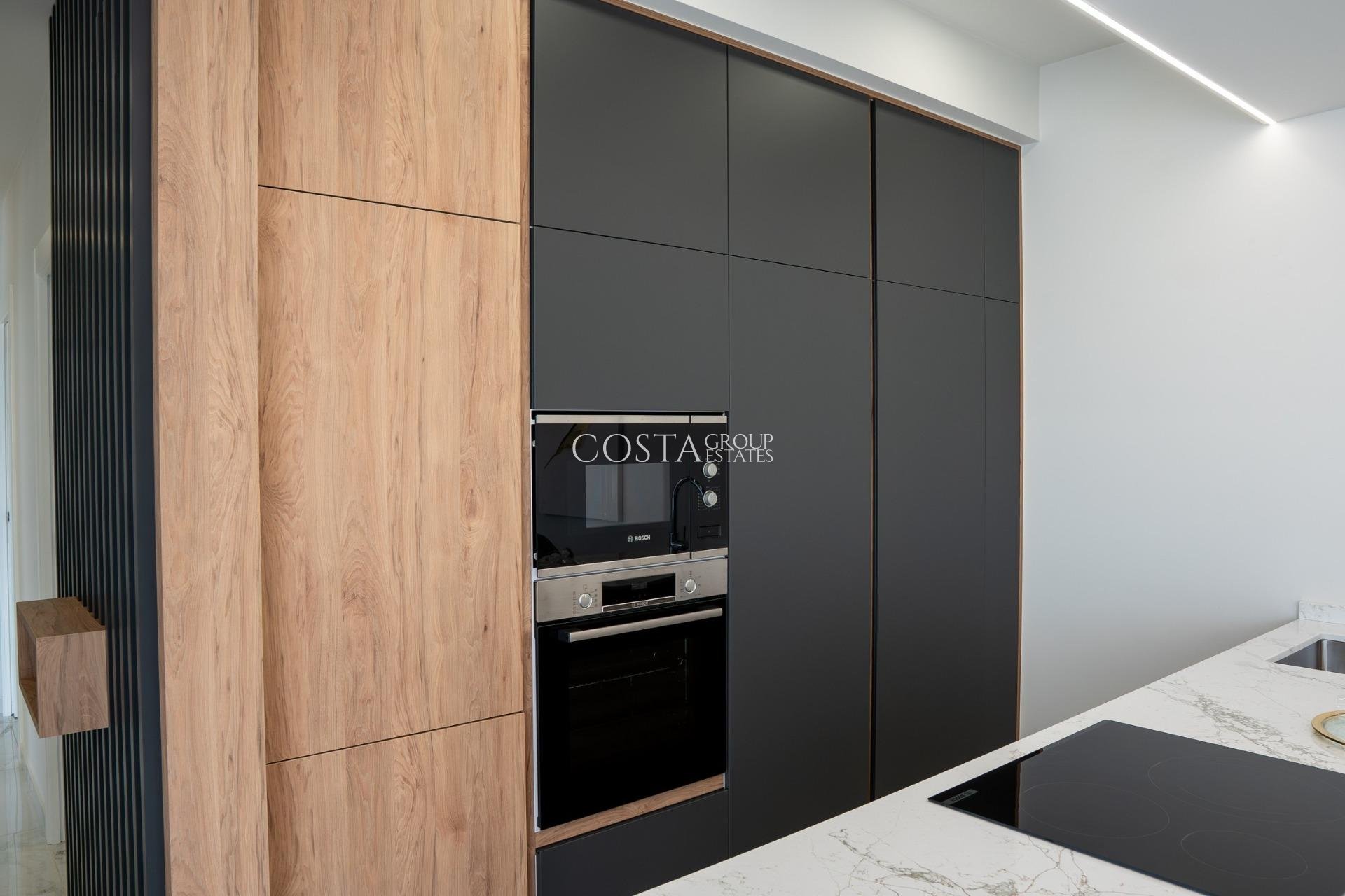 Nowy budynek - Willa -
Ciudad Quesada - Lo Marabú