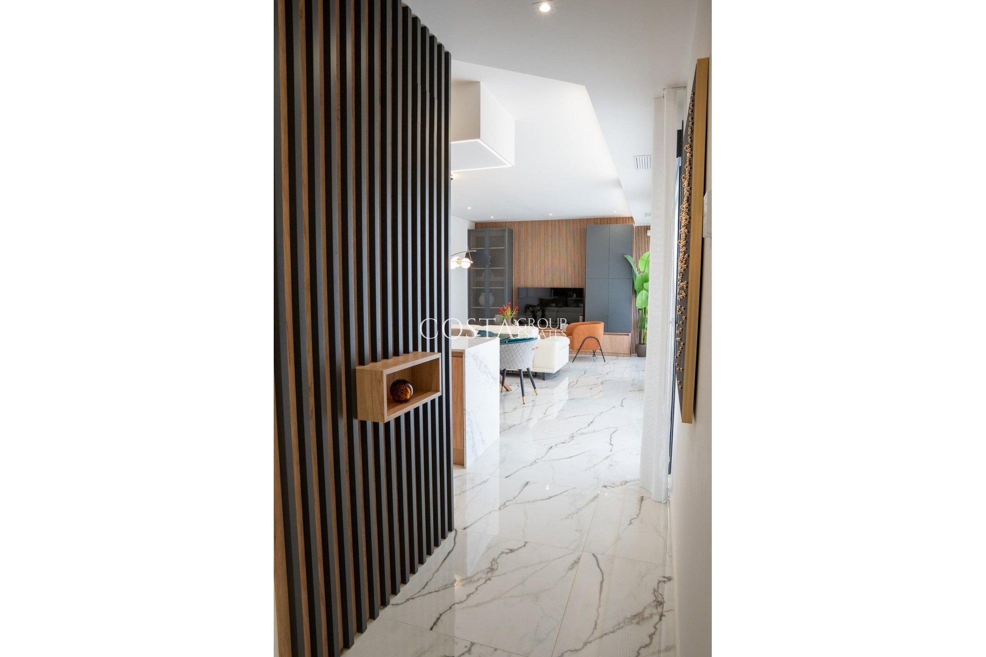 Nowy budynek - Willa -
Ciudad Quesada - Lo Marabú