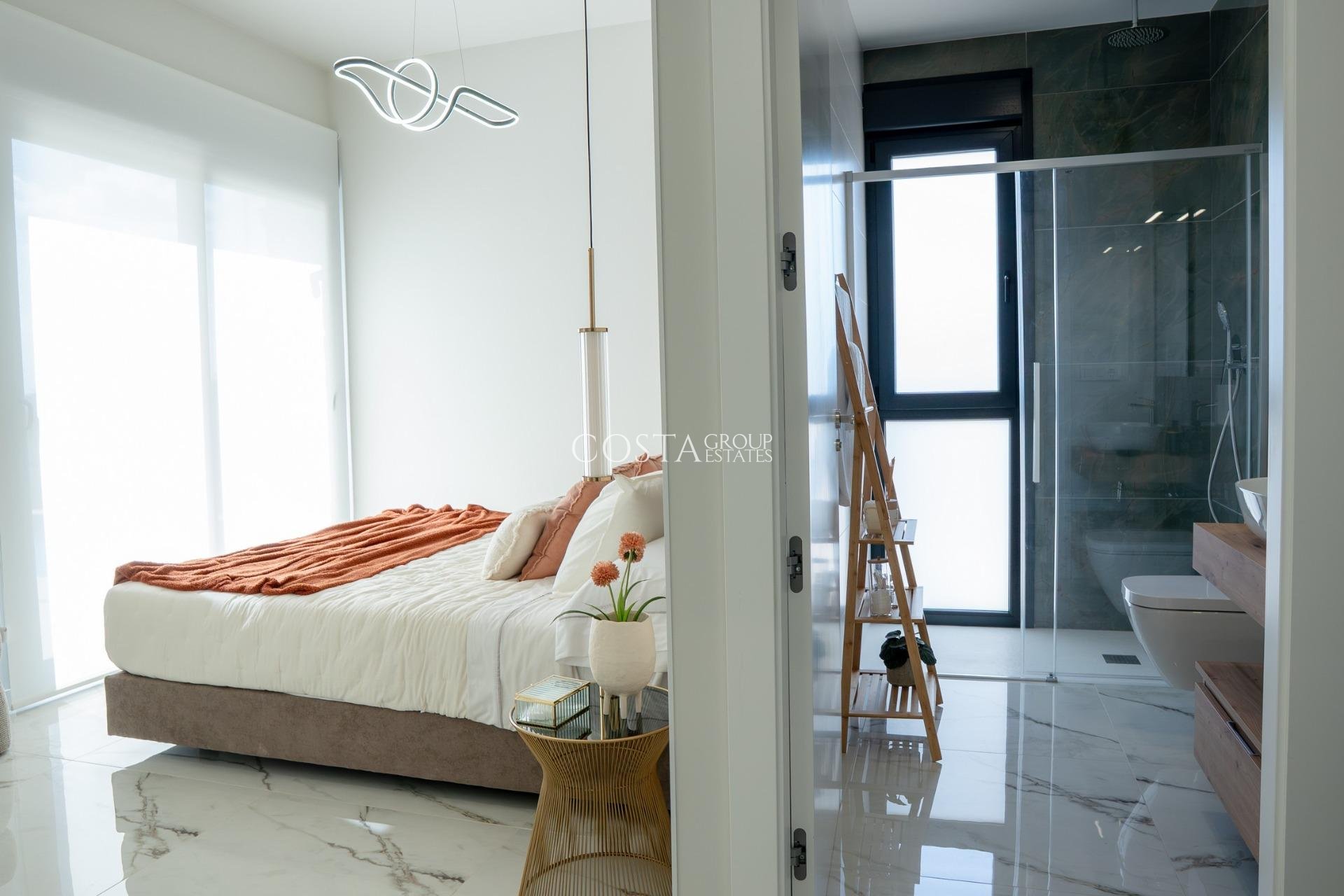 Nowy budynek - Willa -
Ciudad Quesada - Lo Marabú