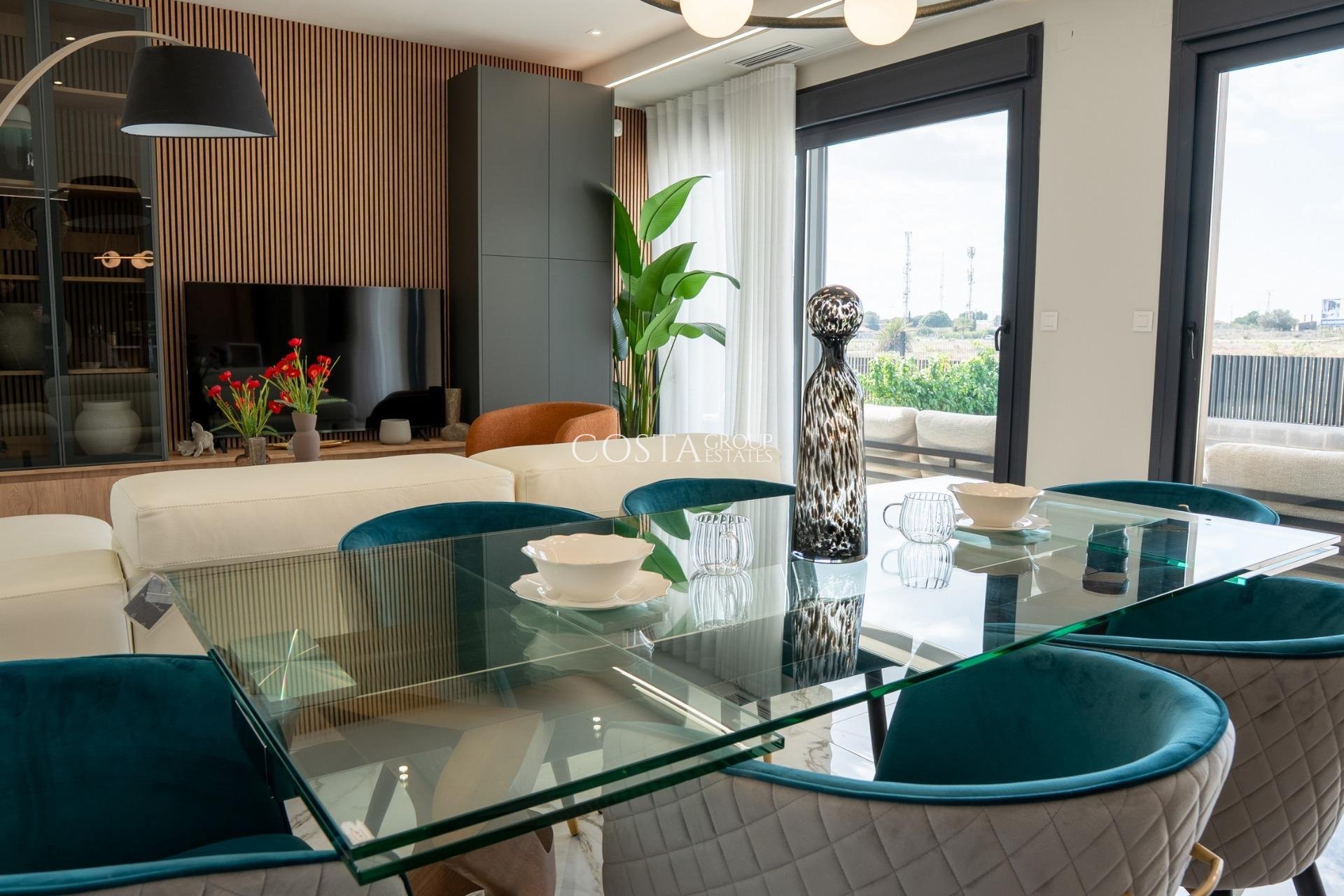 Nowy budynek - Willa -
Ciudad Quesada - Lo Marabú