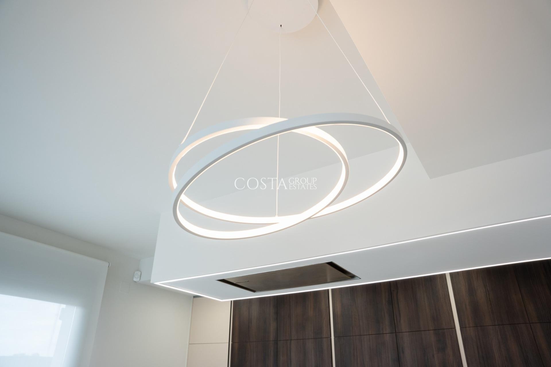 Nowy budynek - Willa -
Ciudad Quesada - Lo Marabú