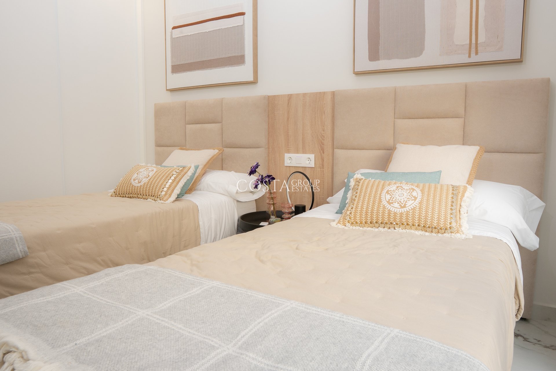 Nowy budynek - Willa -
Ciudad Quesada