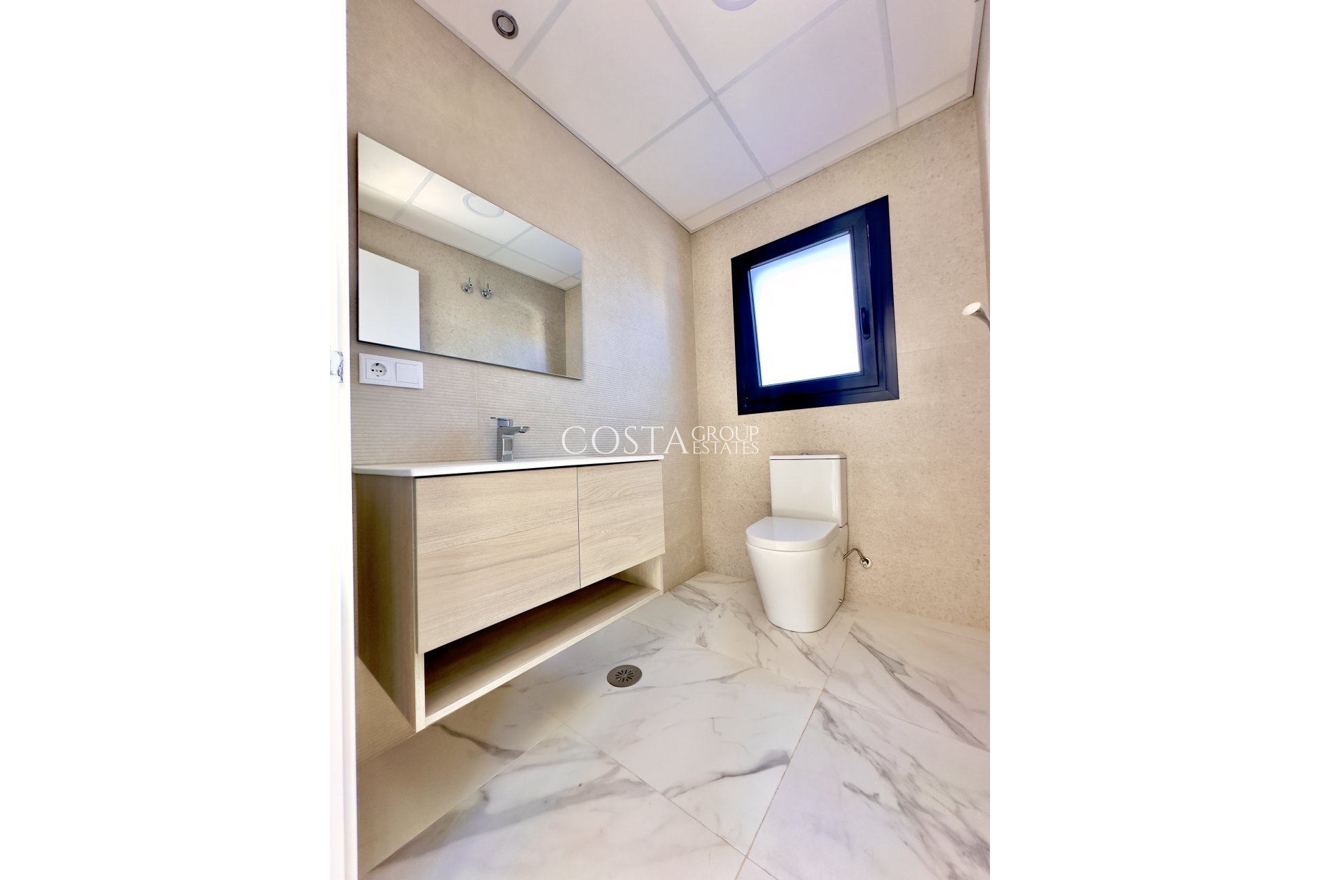 Nowy budynek - Willa -
Ciudad Quesada