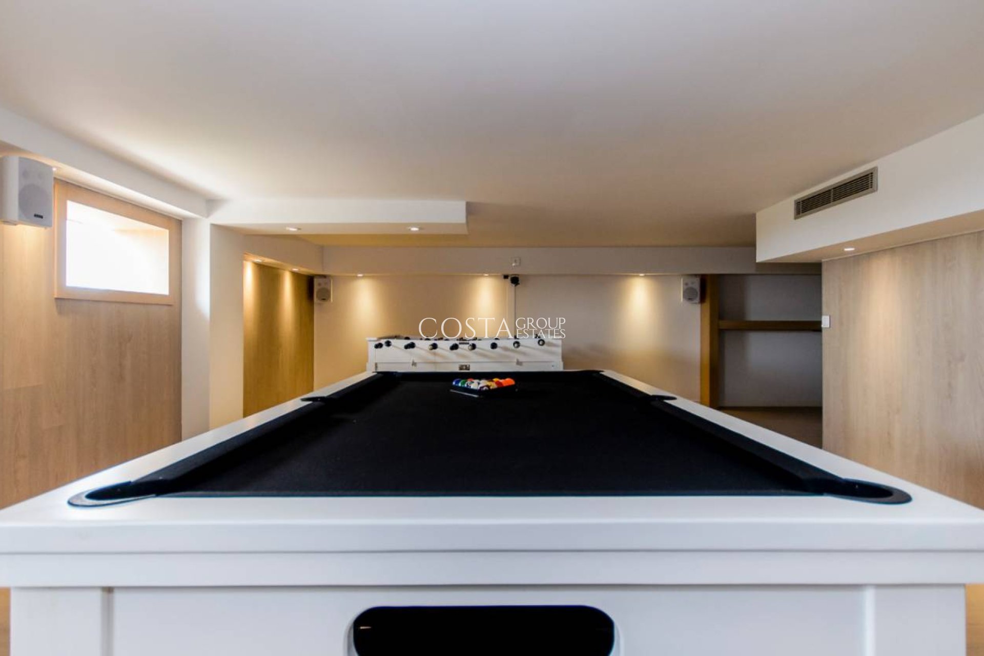 Nowy budynek - Willa -
Dehesa de Campoamor