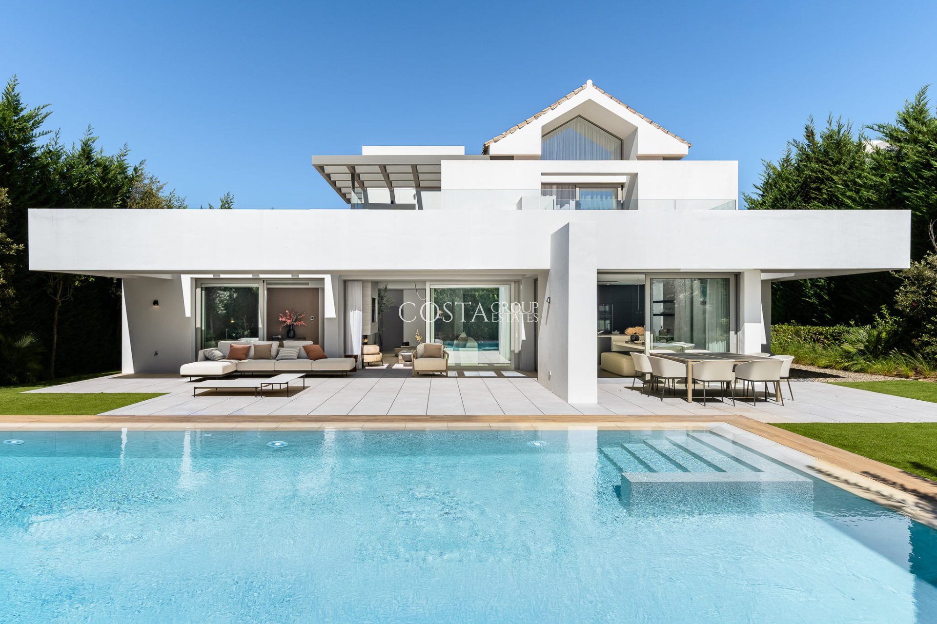 Nowy budynek - Willa -
Estepona