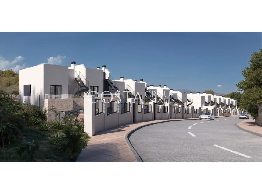 Nowy budynek - Willa -
Fuengirola